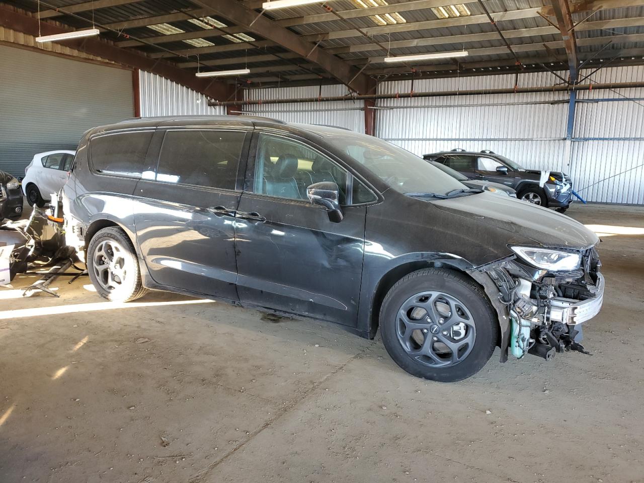 2021 Chrysler Pacifica - Image 4