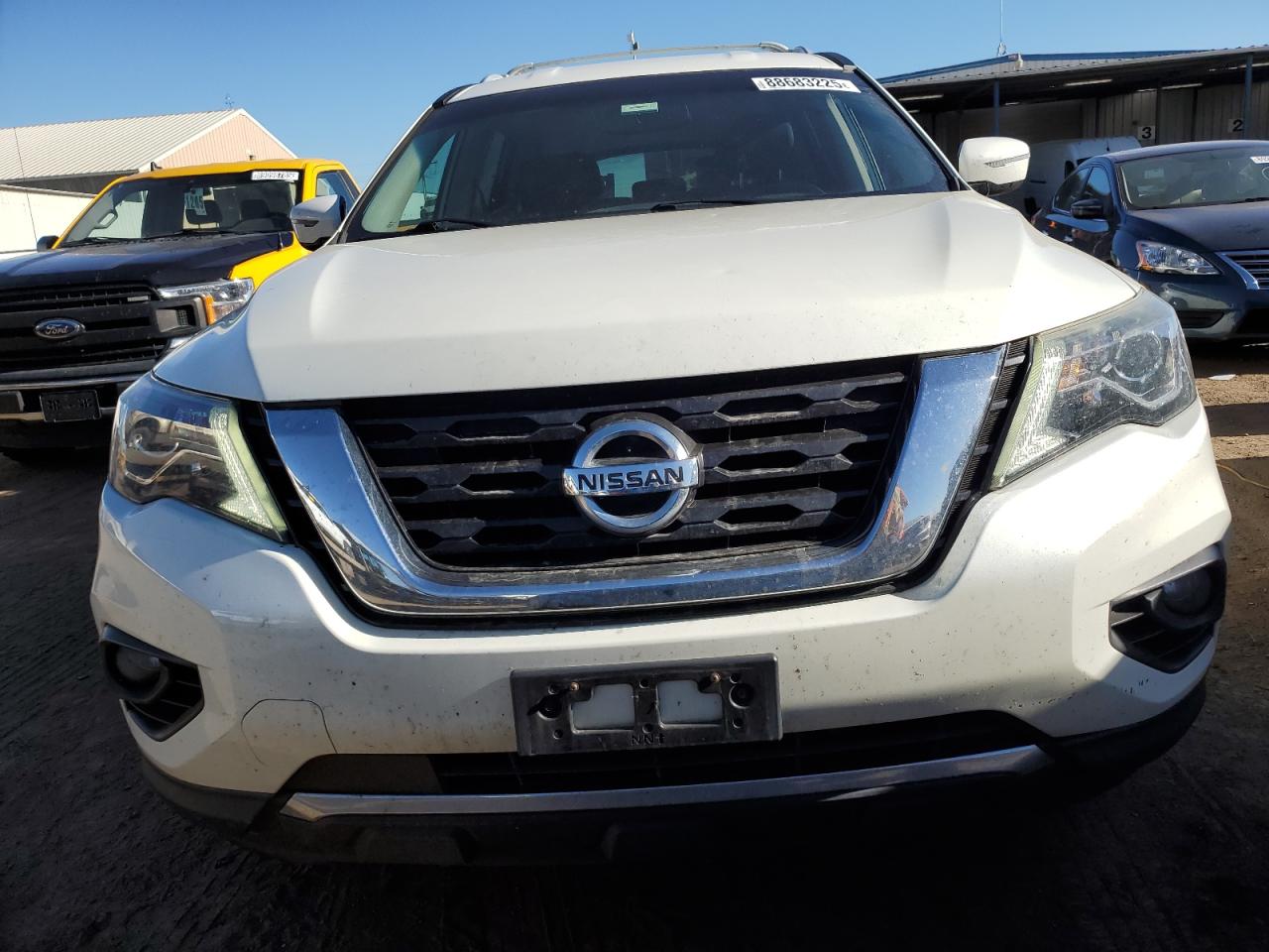 2017 Nissan Pathfinder - Image 5