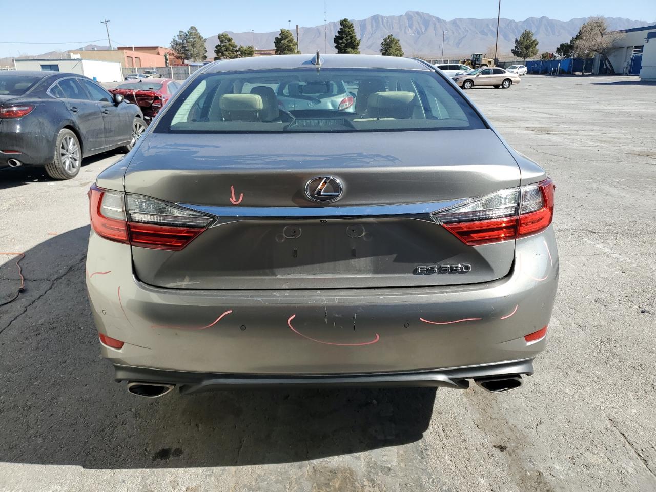2016 Lexus ES - Image 6