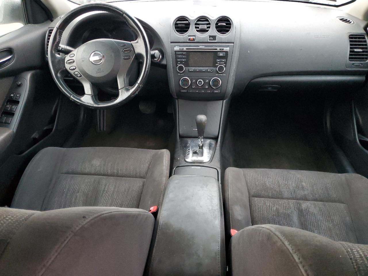 2010 Nissan Altima - Image 8