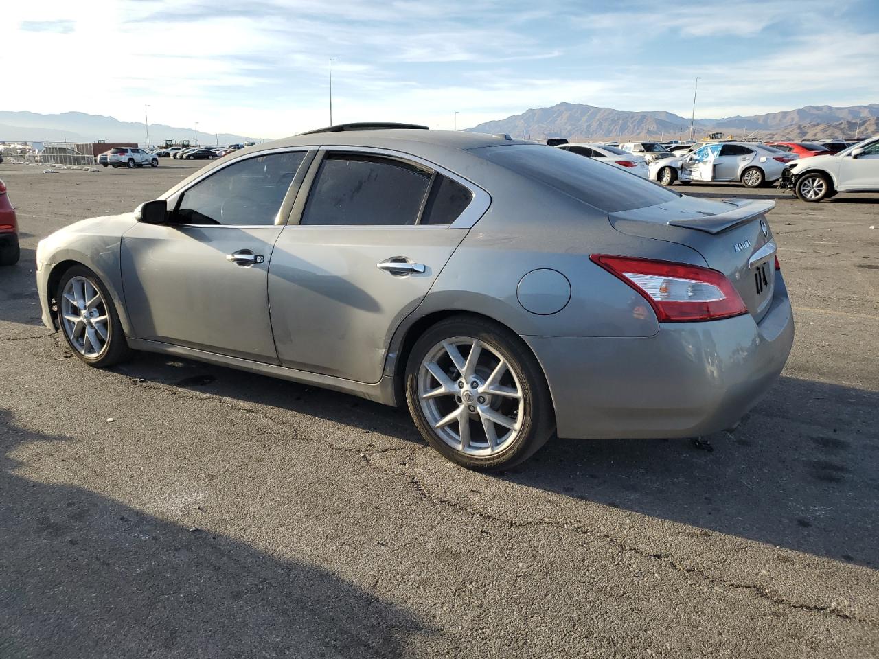 2009 Nissan Maxima - Image 2