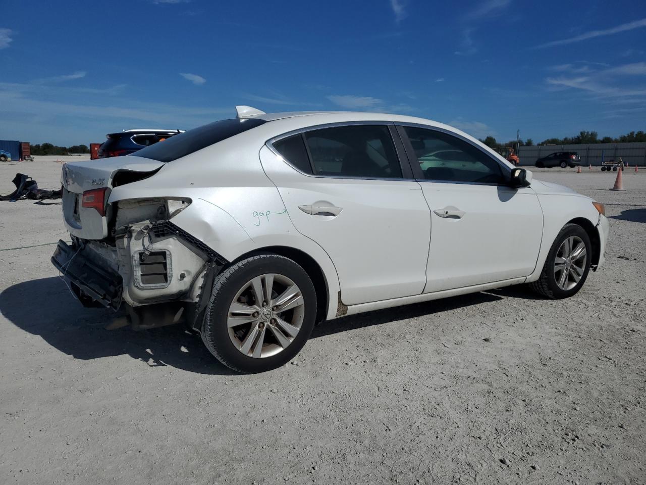 VIN 19VDE1F31DE010066 2013 ACURA ILX no.3