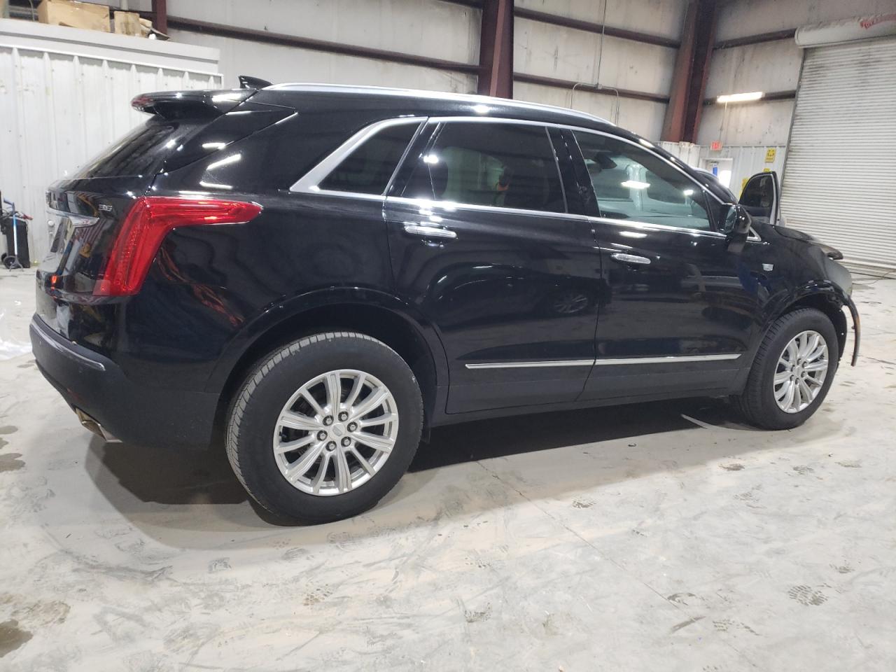 2017 Cadillac XT5 - Image 3