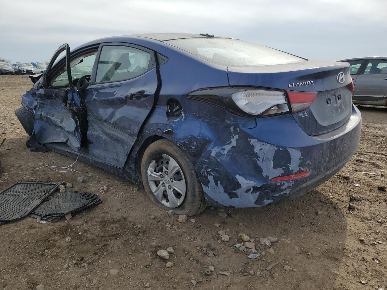 2016 Hyundai Elantra - Image 2