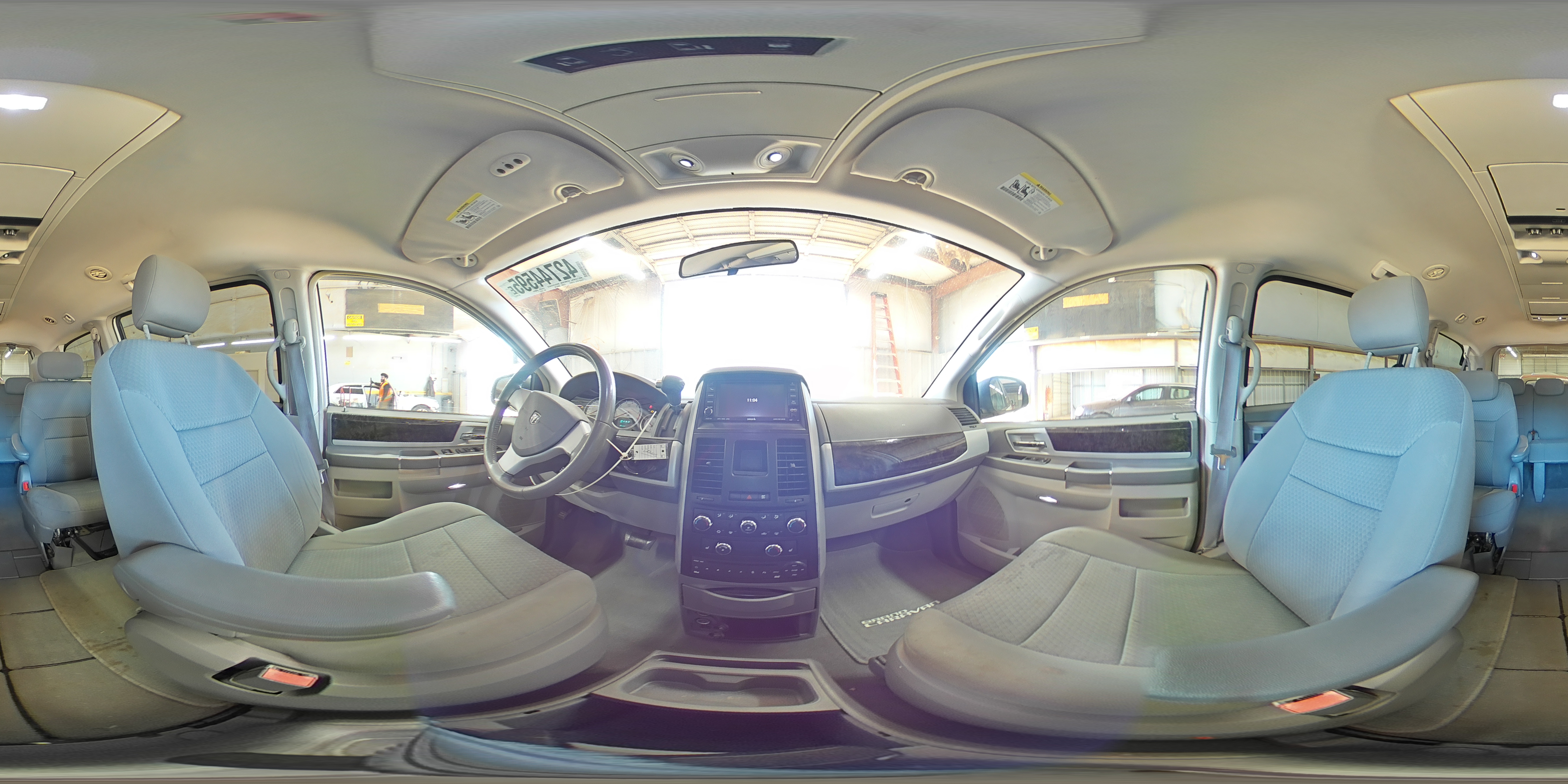 2010 Dodge Caravan - Image 13