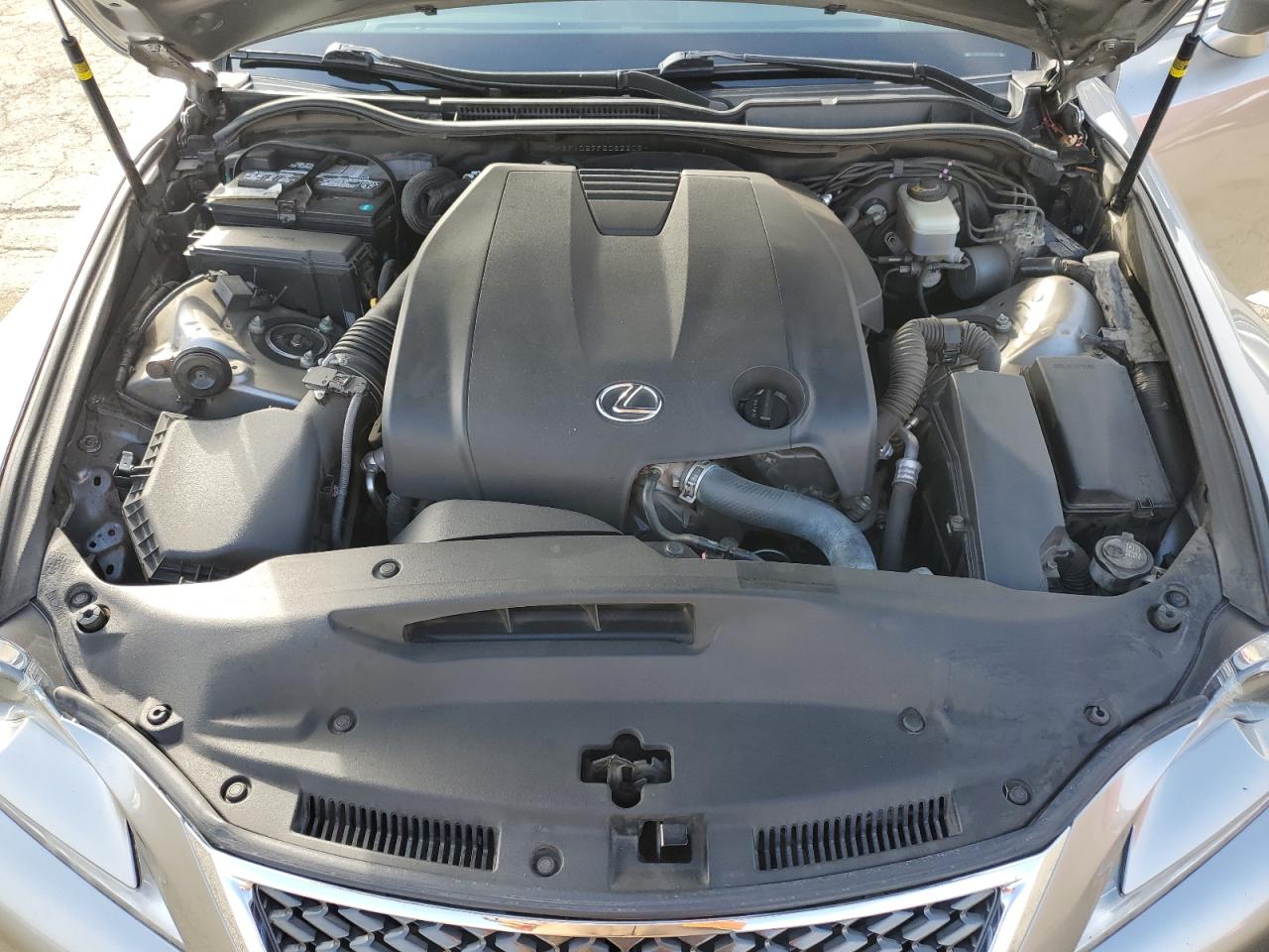 2015 Lexus IS - Image 12