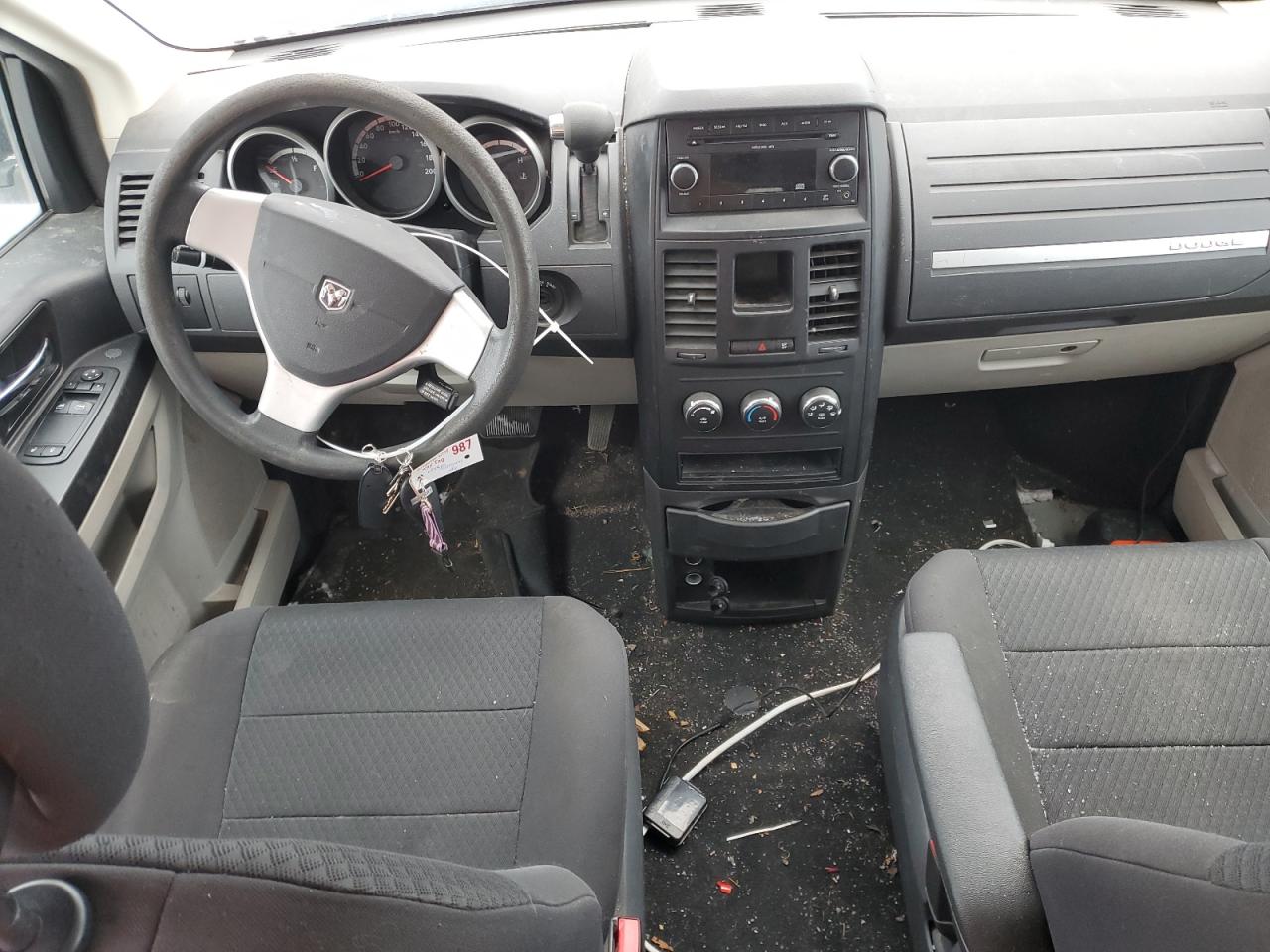 2010 Dodge Caravan - Image 8