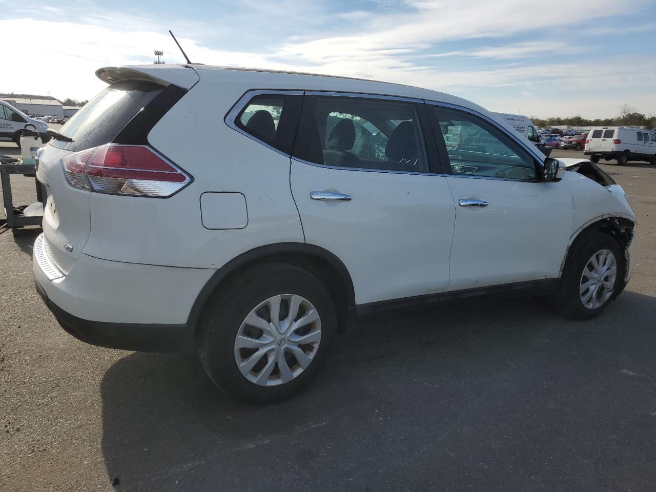 VIN 5N1AT2MV2FC836439 2015 NISSAN ROGUE no.3