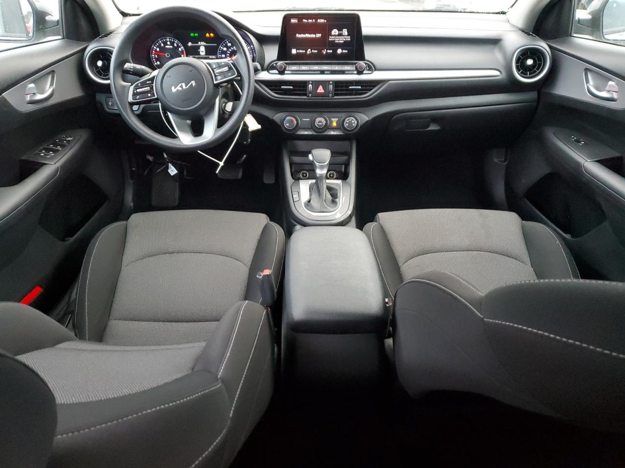 2023 Kia Forte - Image 8