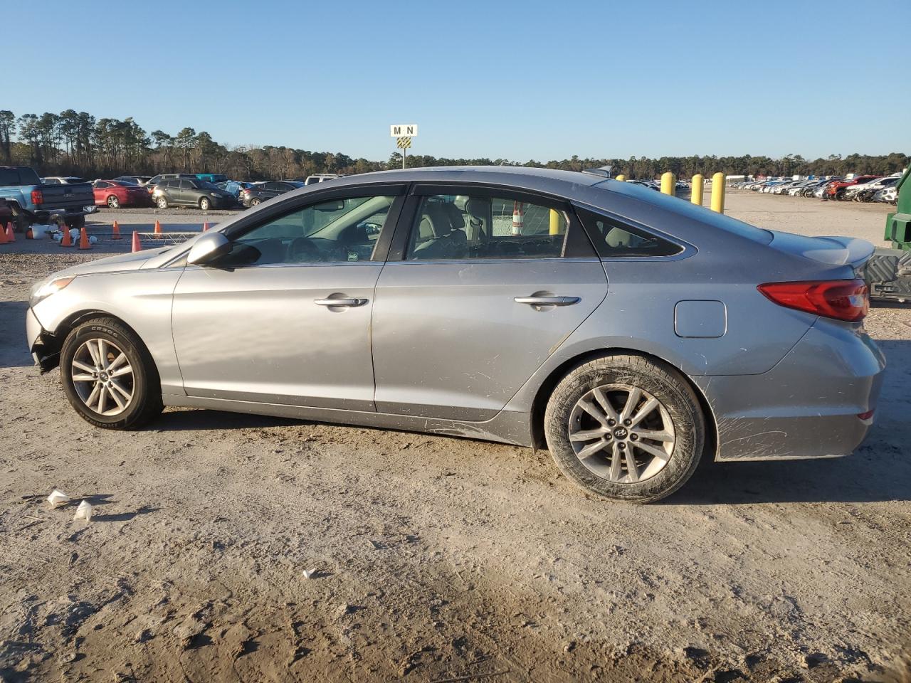 2016 Hyundai Sonata - Image 2