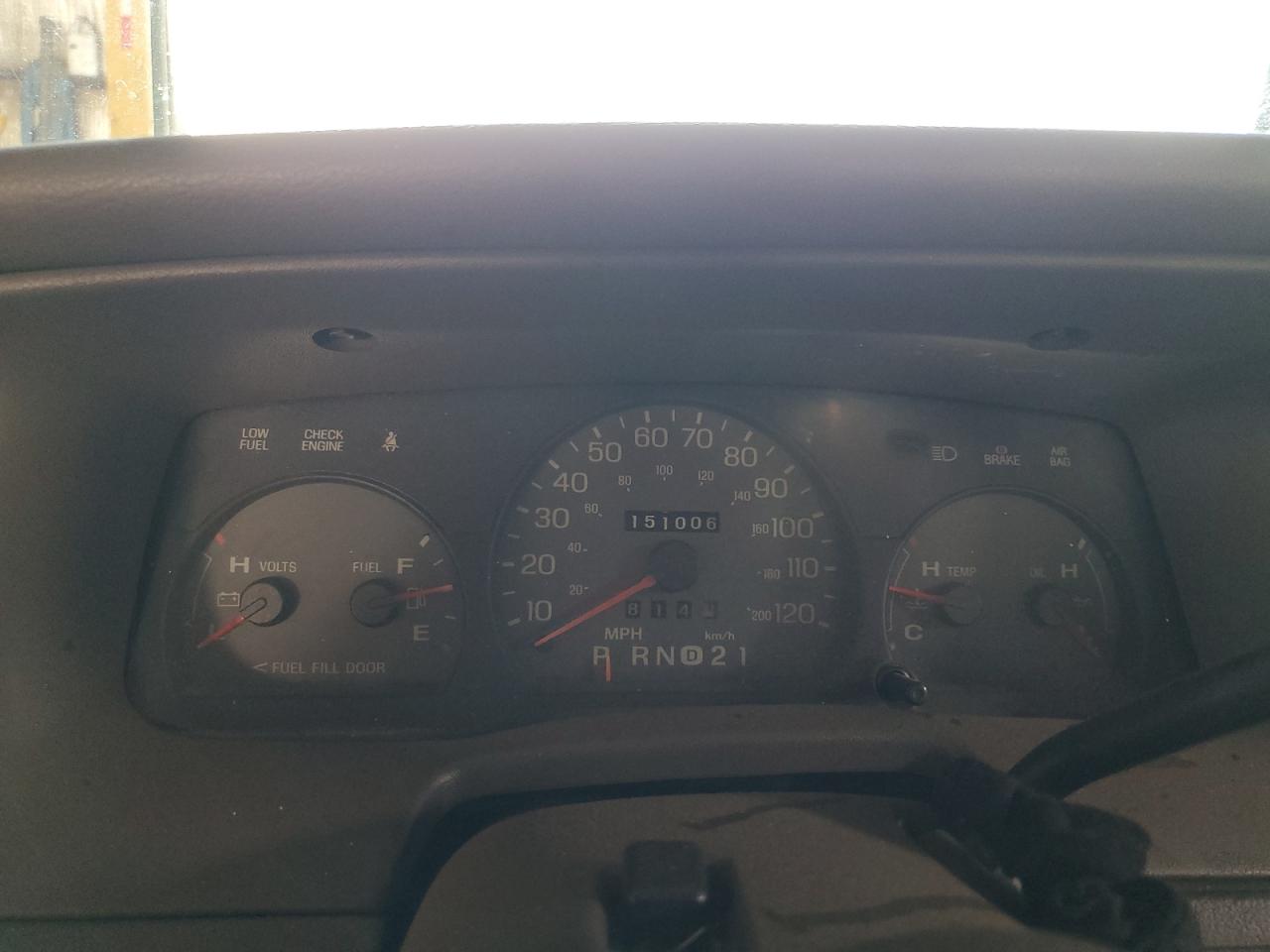 2000 Mercury Grand Marquis Gs VIN: 2MEFM74W7YX682098 Lot: 59879815