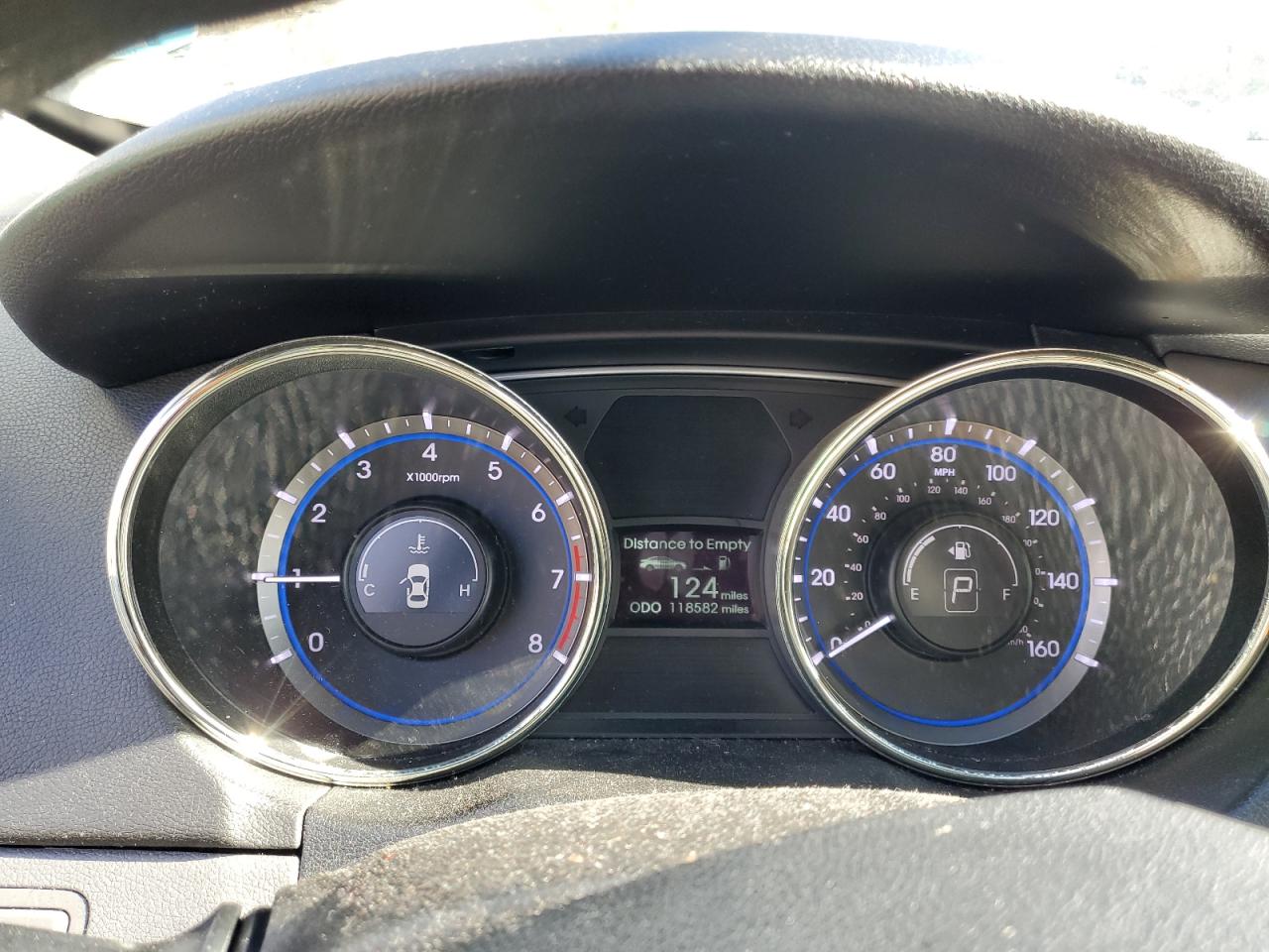 2012 Hyundai Sonata - Image 9