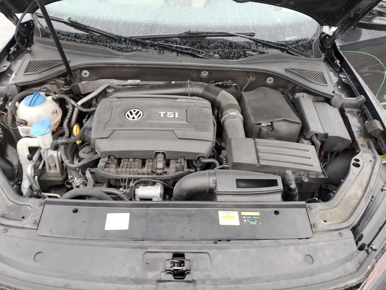 2017 Volkswagen Passat - Image 11