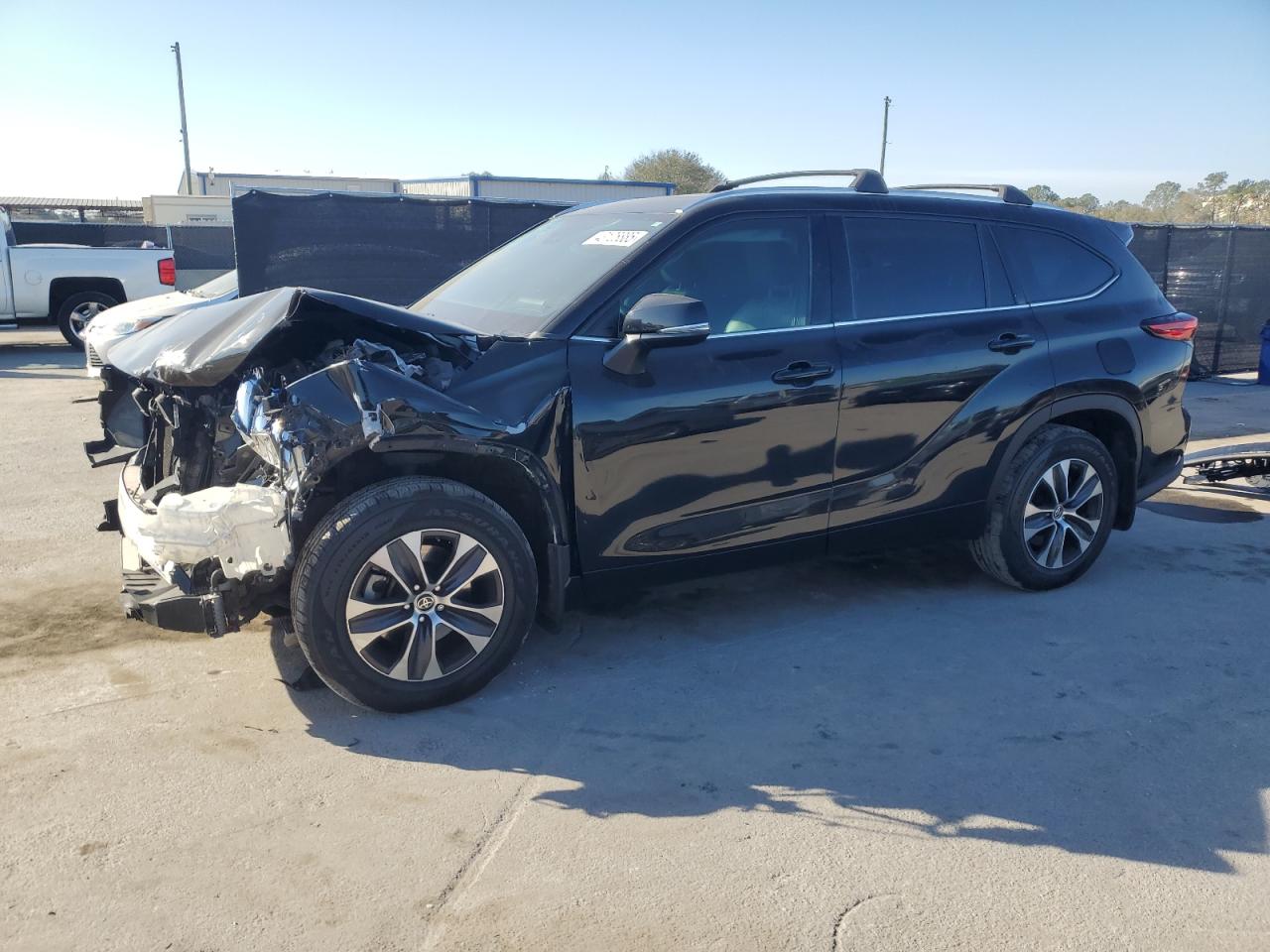 2020 Toyota Highlander - Image 1