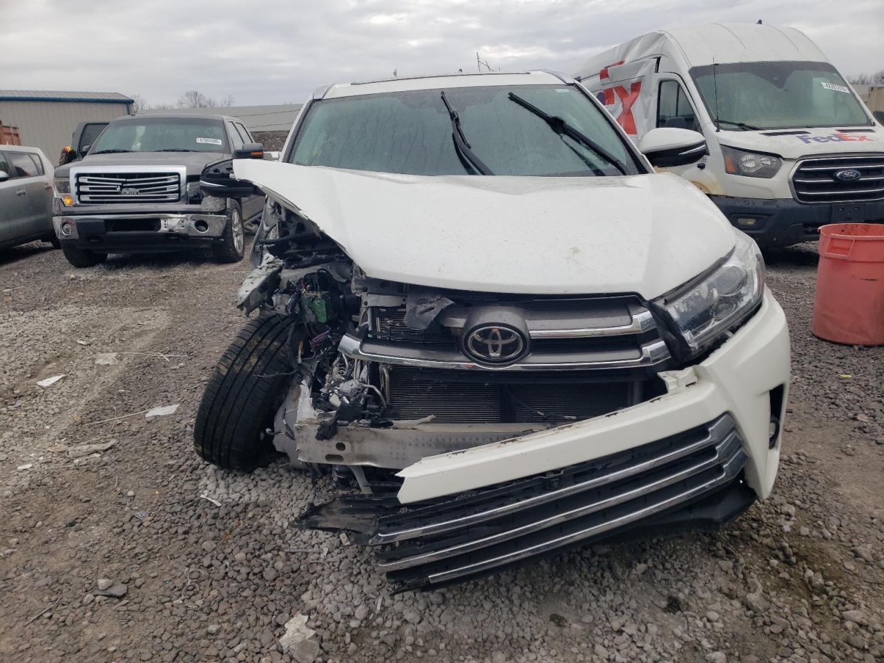 2019 Toyota Highlander - Image 5