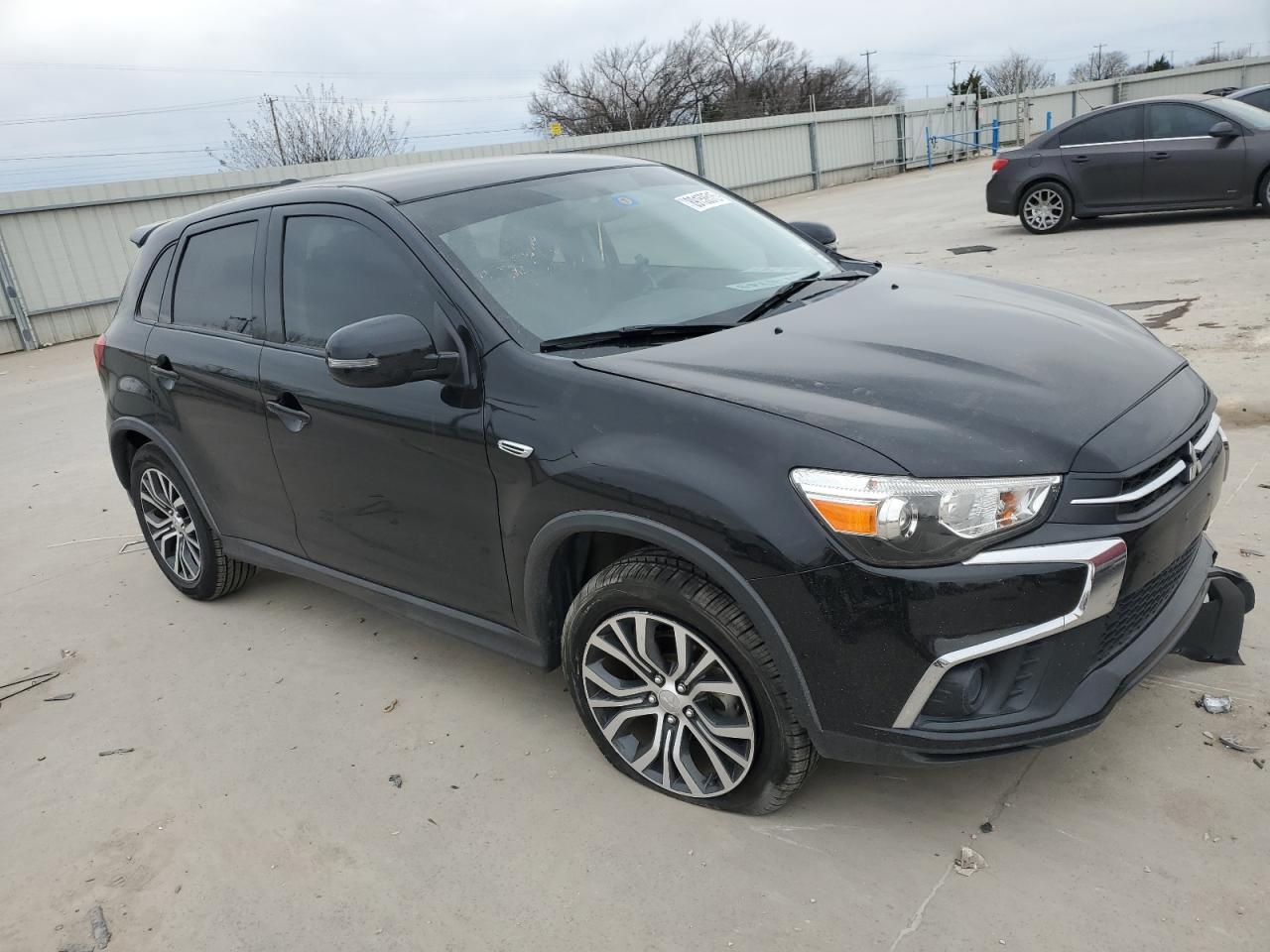 2018 Mitsubishi Outlander - Image 4