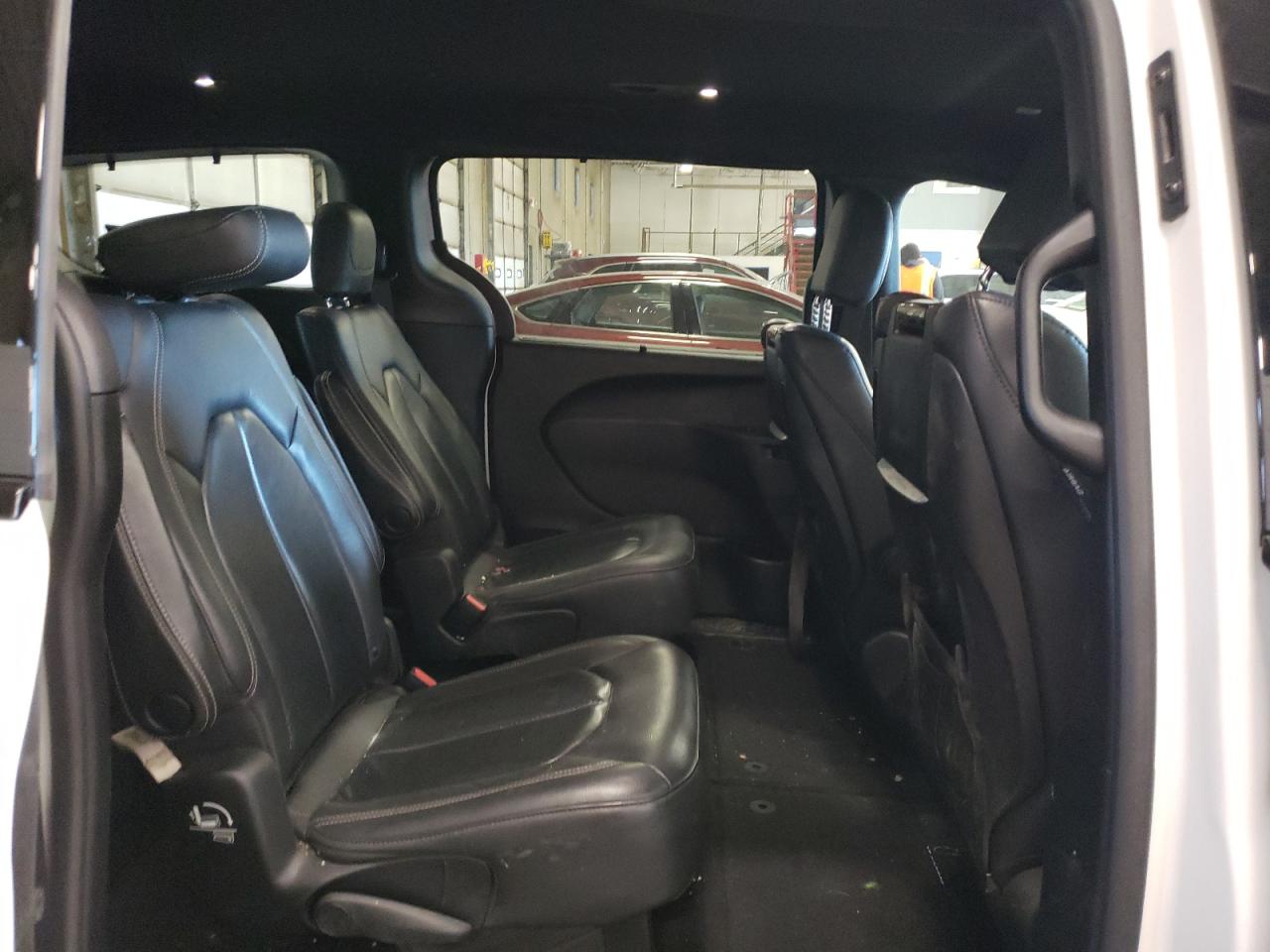 2020 Chrysler Pacifica - Image 11