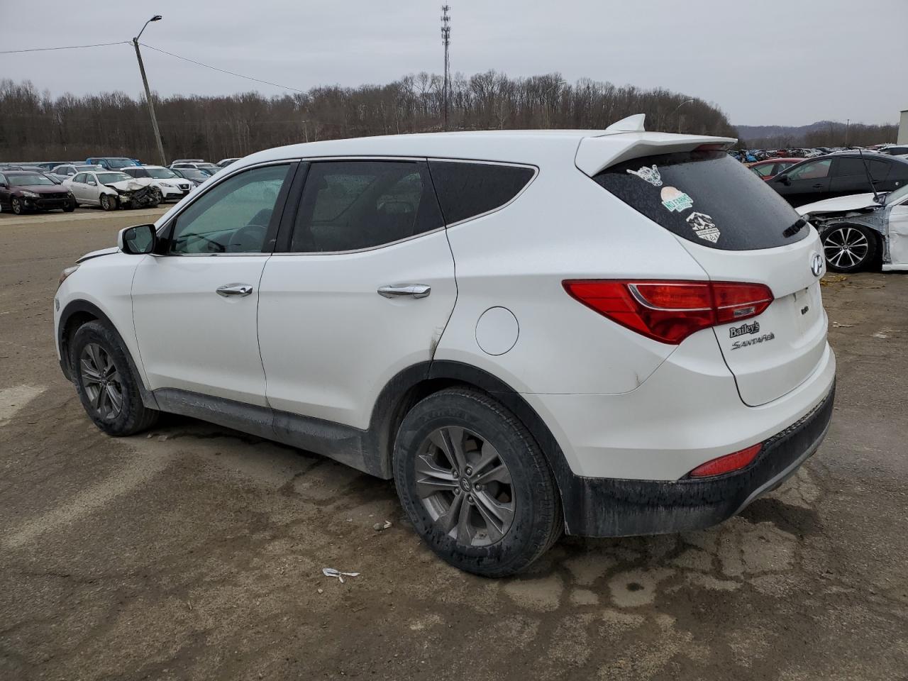 2016 Hyundai Santa Fe - Image 2