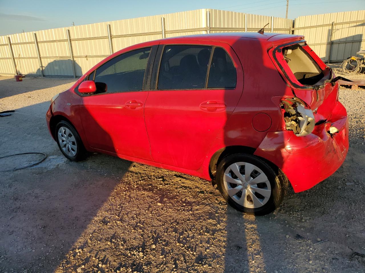 2009 Toyota Yaris - Image 2