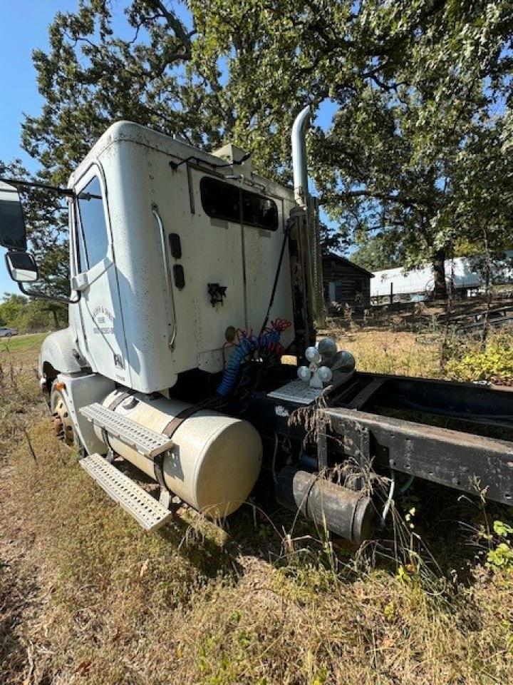 2005 Freightliner Conventional Columbia продається в Tulsa, OK - All Over