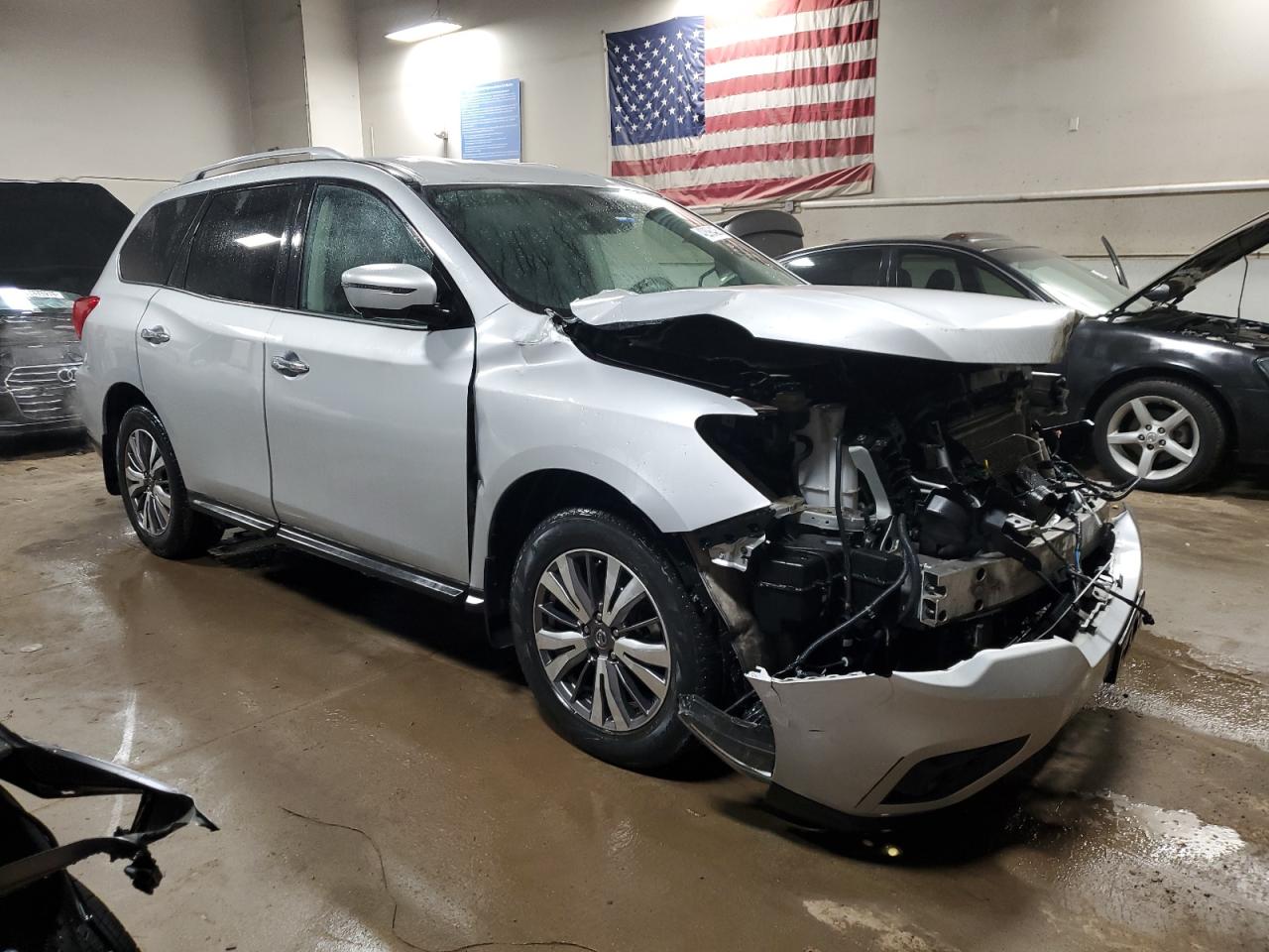 2019 Nissan Pathfinder - Image 4