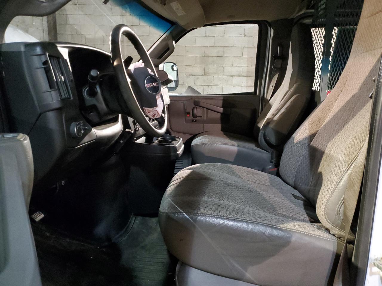 2017 GMC Savana - Image 7