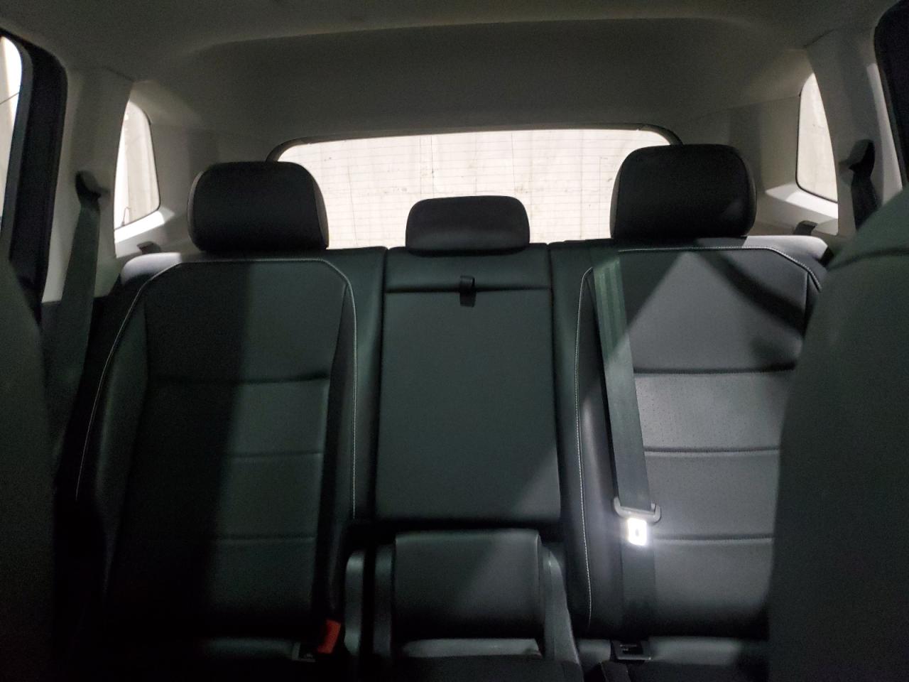 2021 Volkswagen Tiguan - Image 10