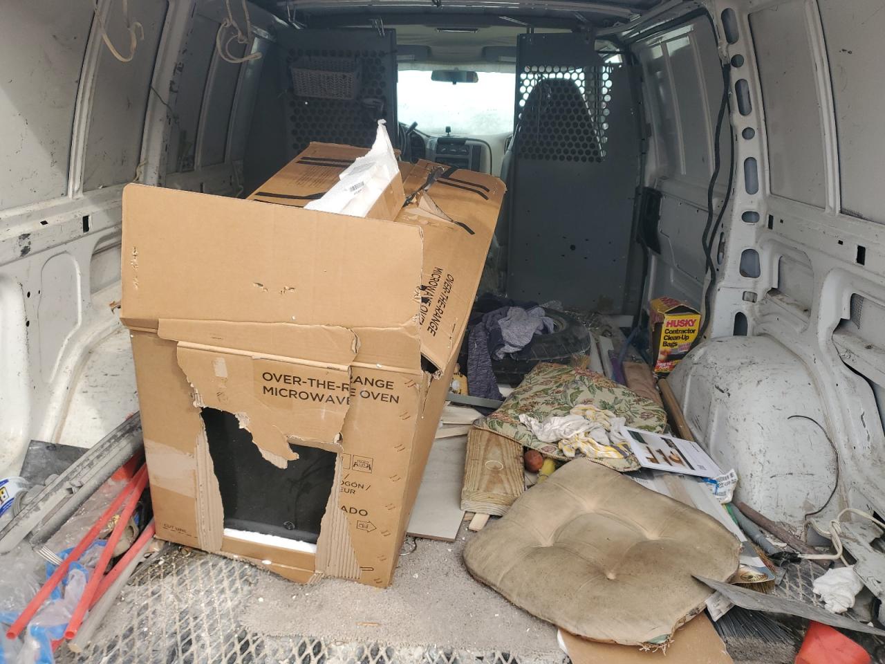 2000 Chevrolet Astro - Image 10