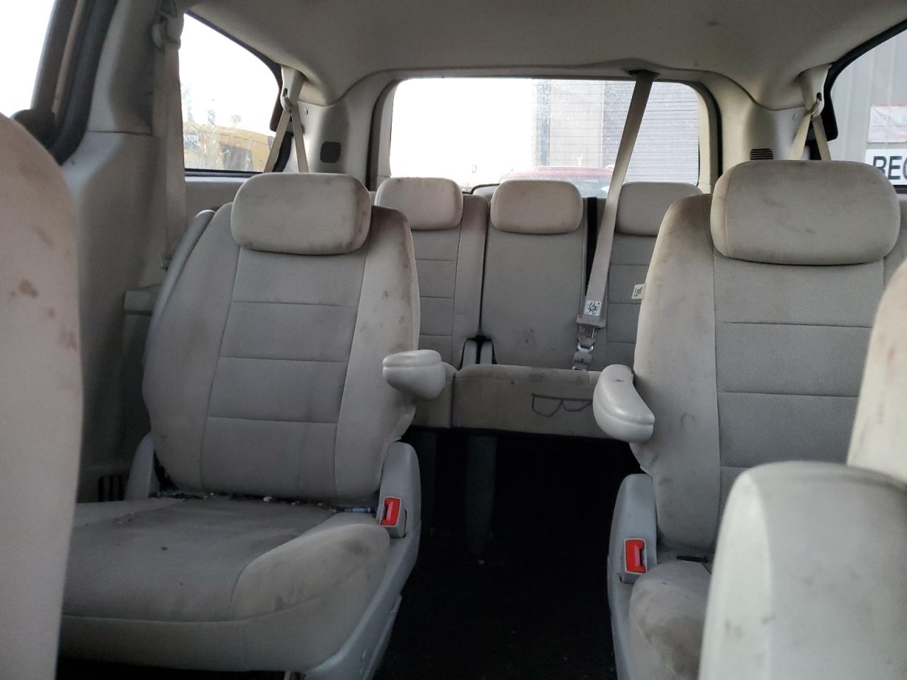 2009 Dodge Caravan - Image 10