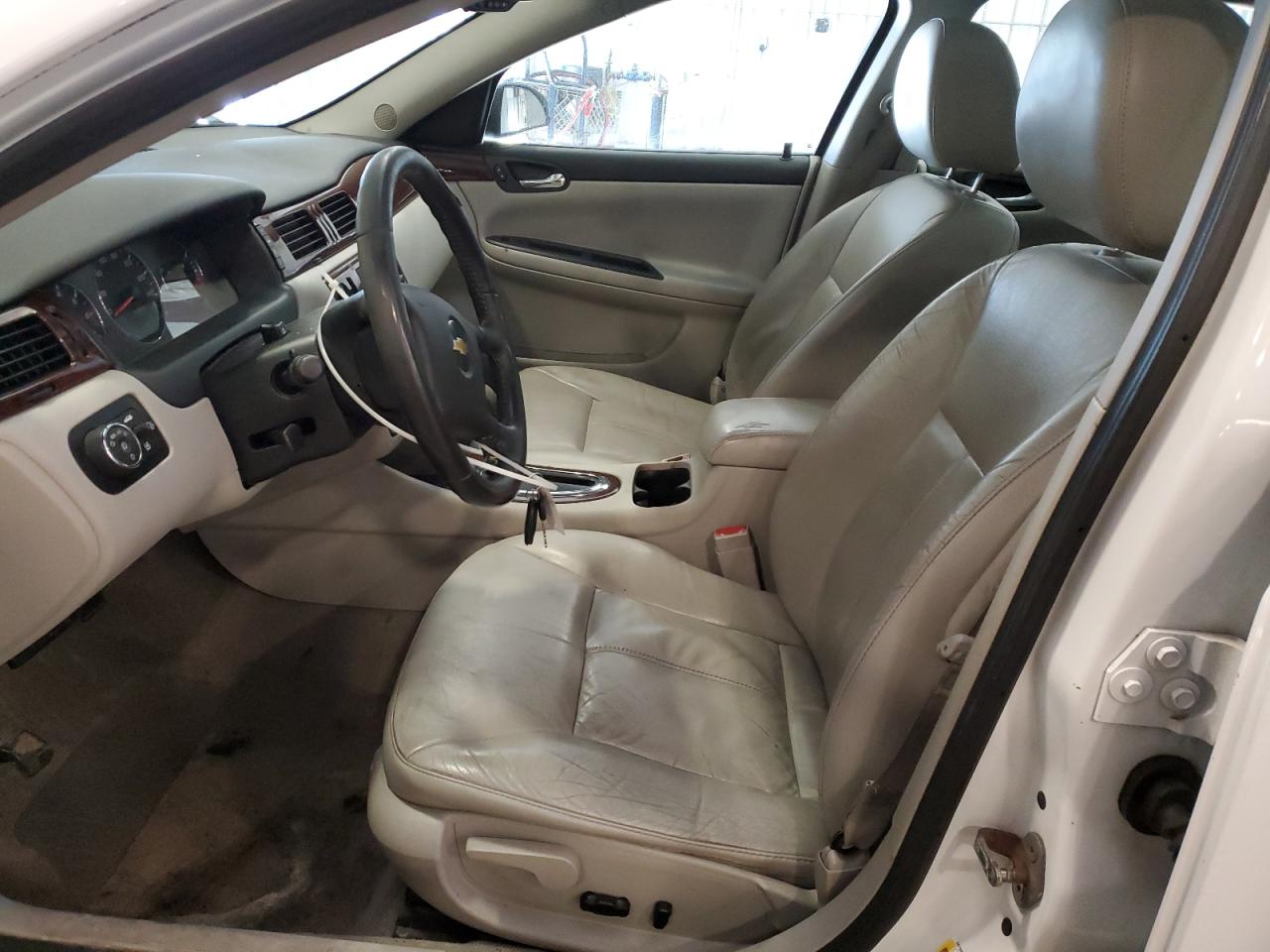 2011 Chevrolet Impala - Image 7