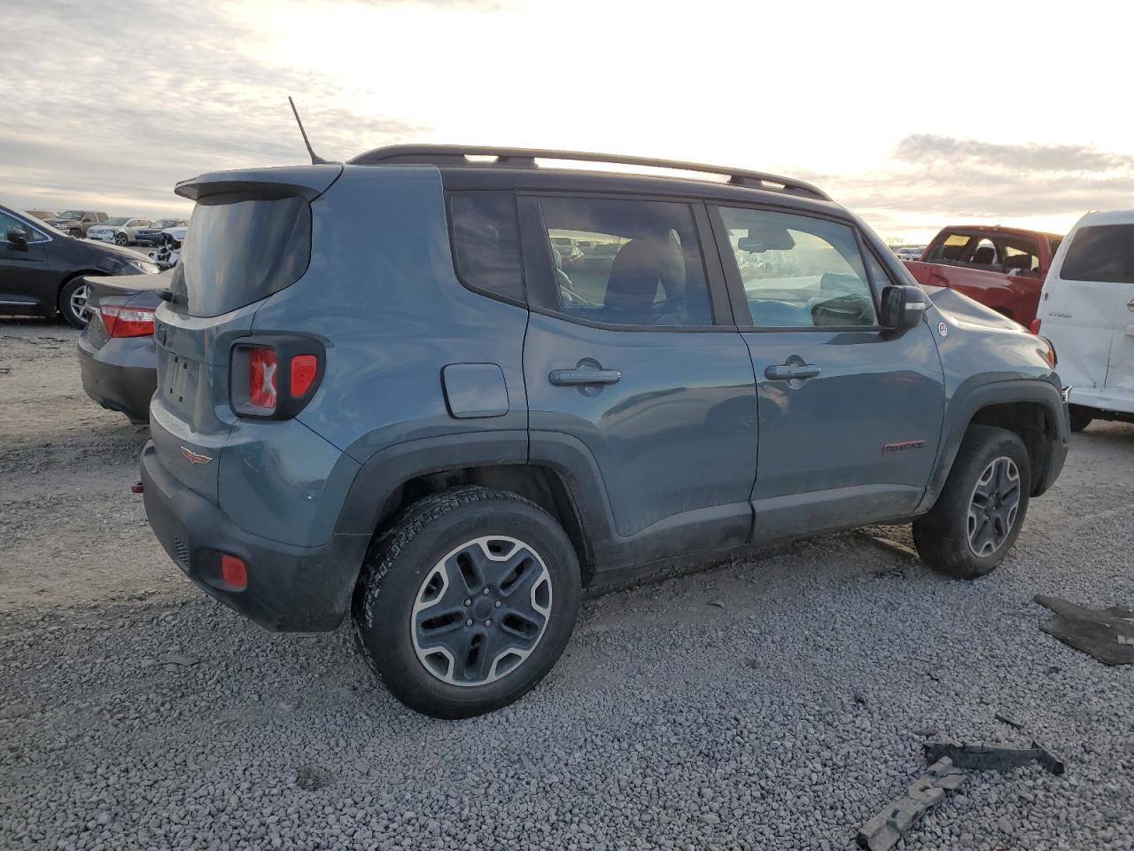 2017 Jeep Renegade - Image 3