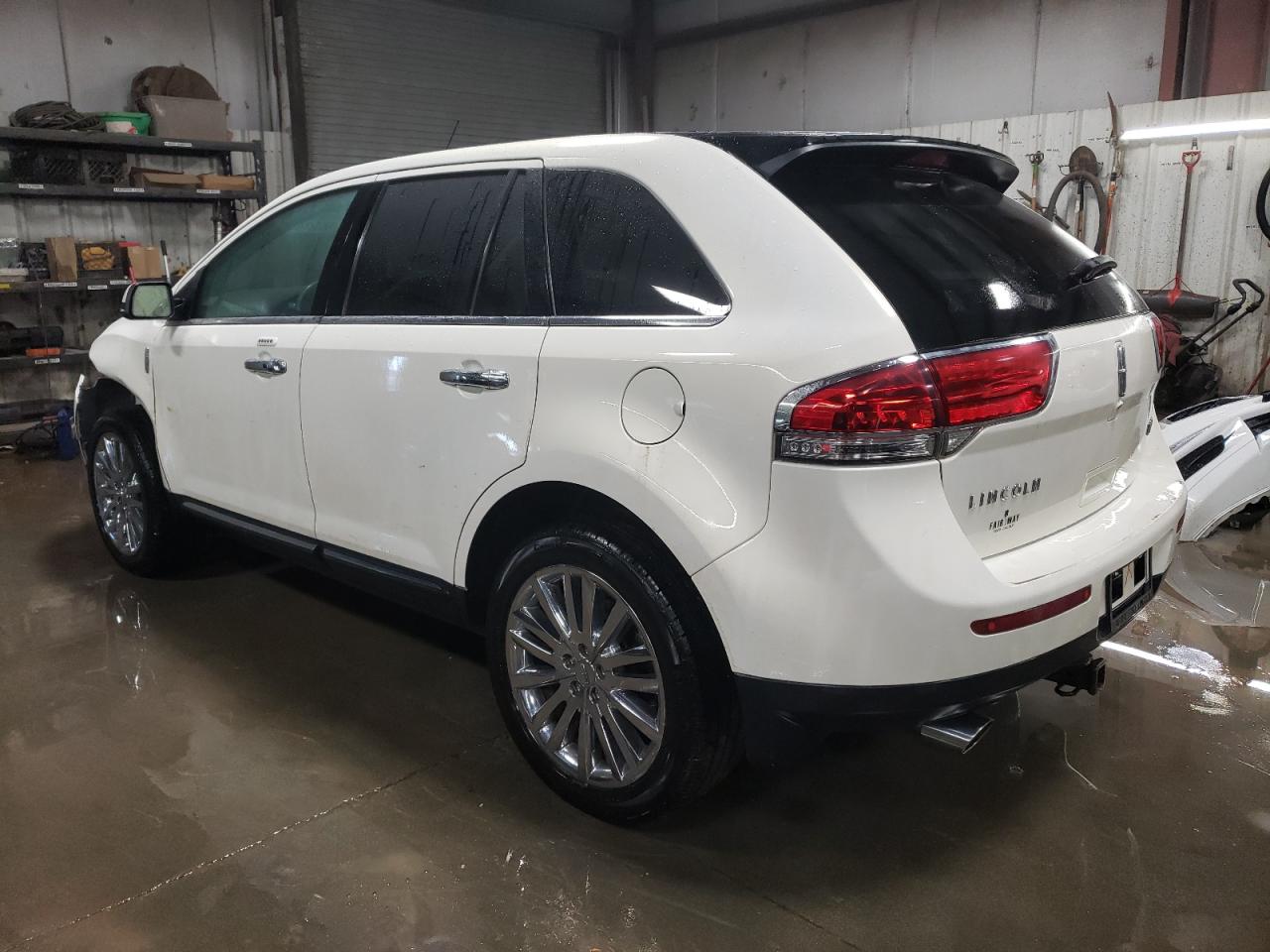2013 Lincoln MKX - Image 2