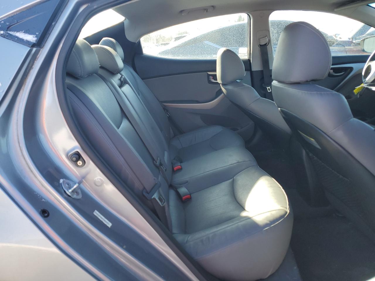 2012 Hyundai Elantra - Image 10
