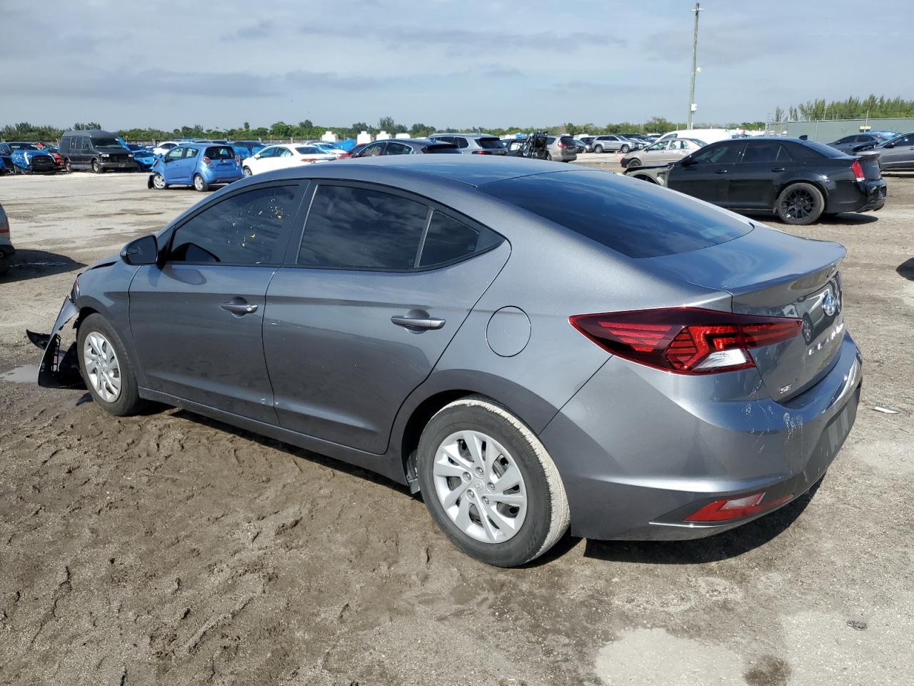2019 Hyundai Elantra - Image 2