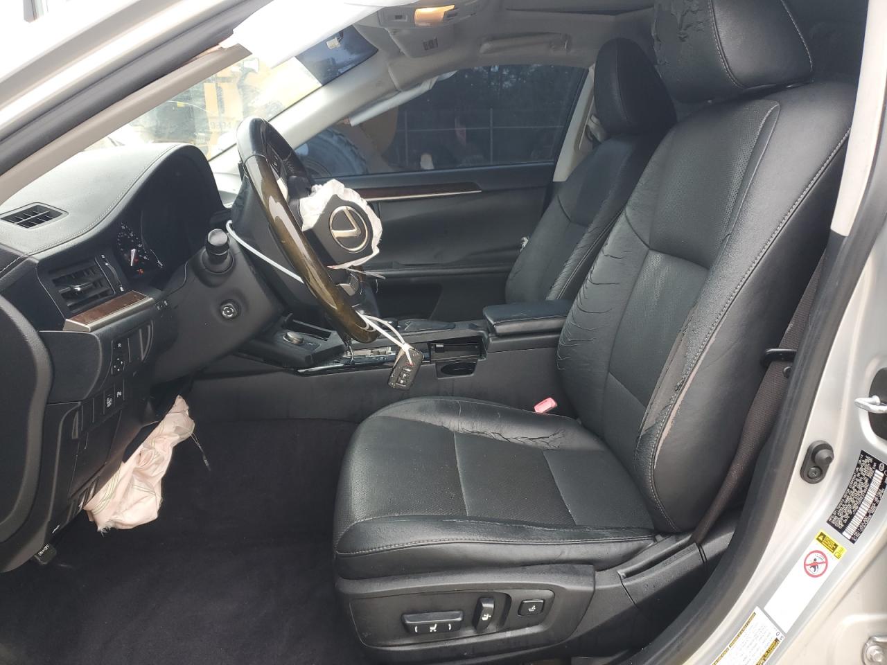 2014 Lexus ES - Image 7