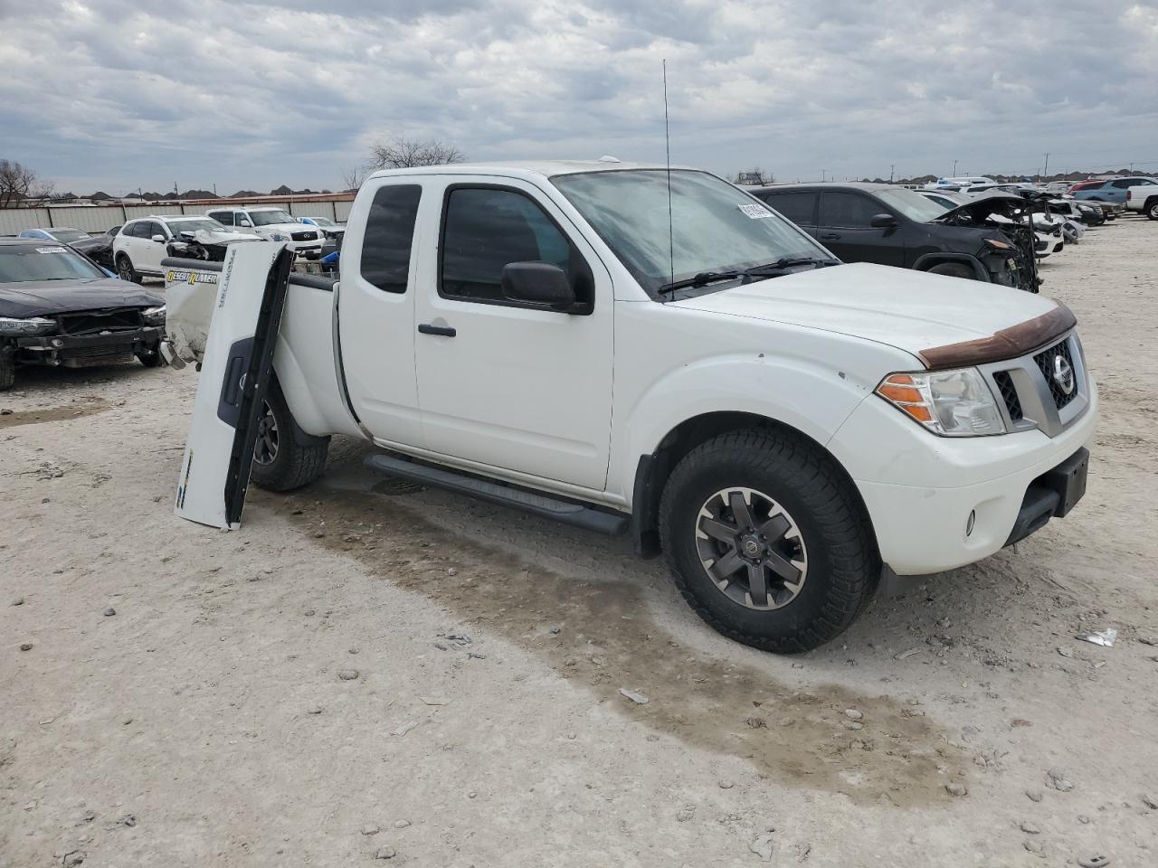 2017 Nissan Navara (Frontier) - Image 4