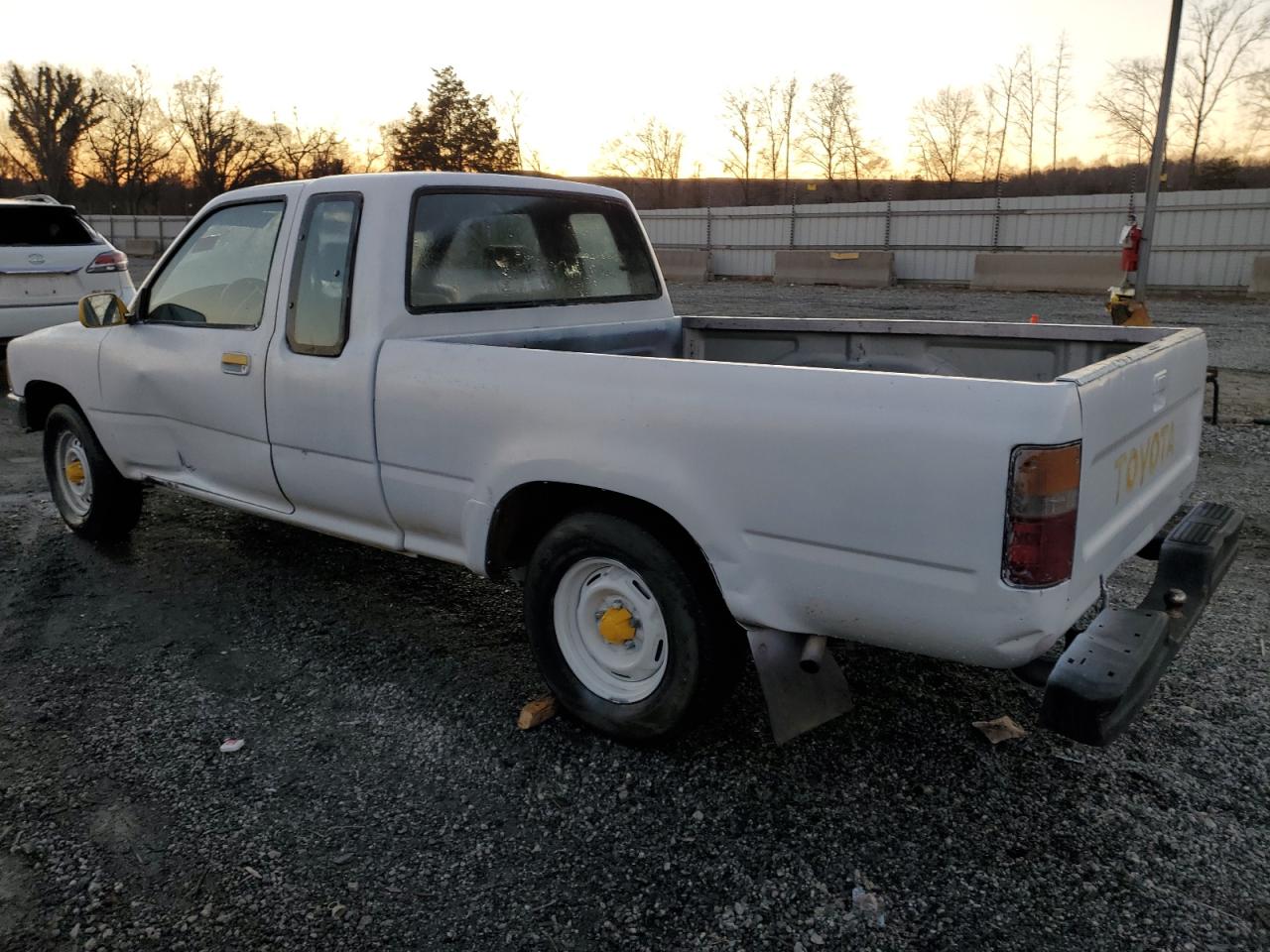 1990 Toyota Pickup - Image 2
