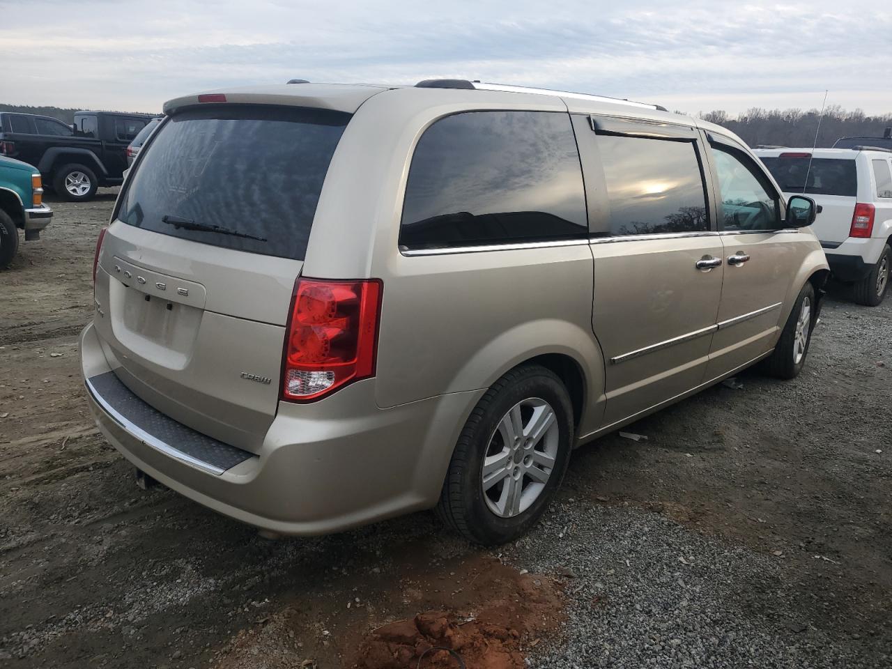 2013 Dodge Caravan - Image 3