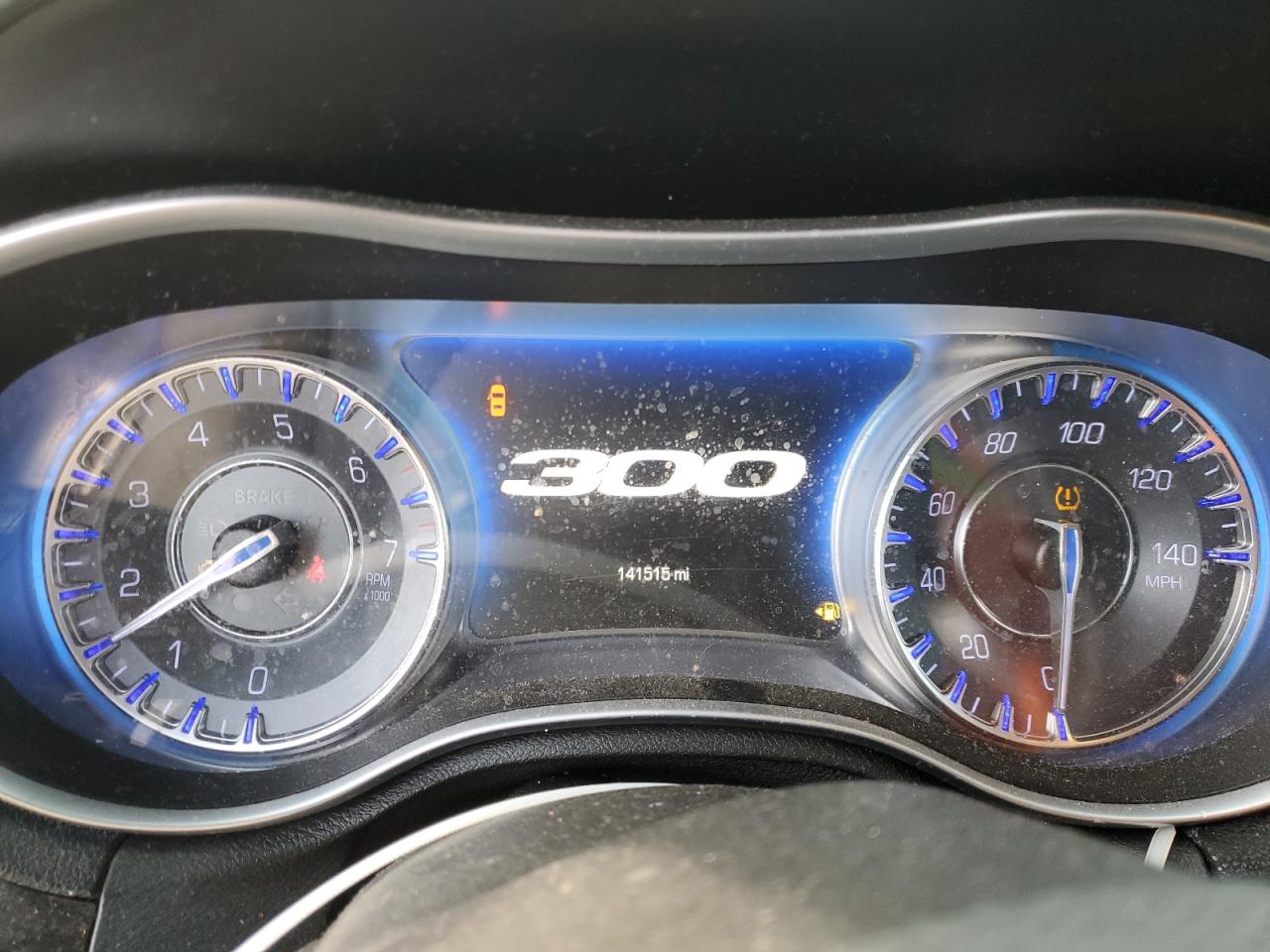 2015 Chrysler 300 - Image 9