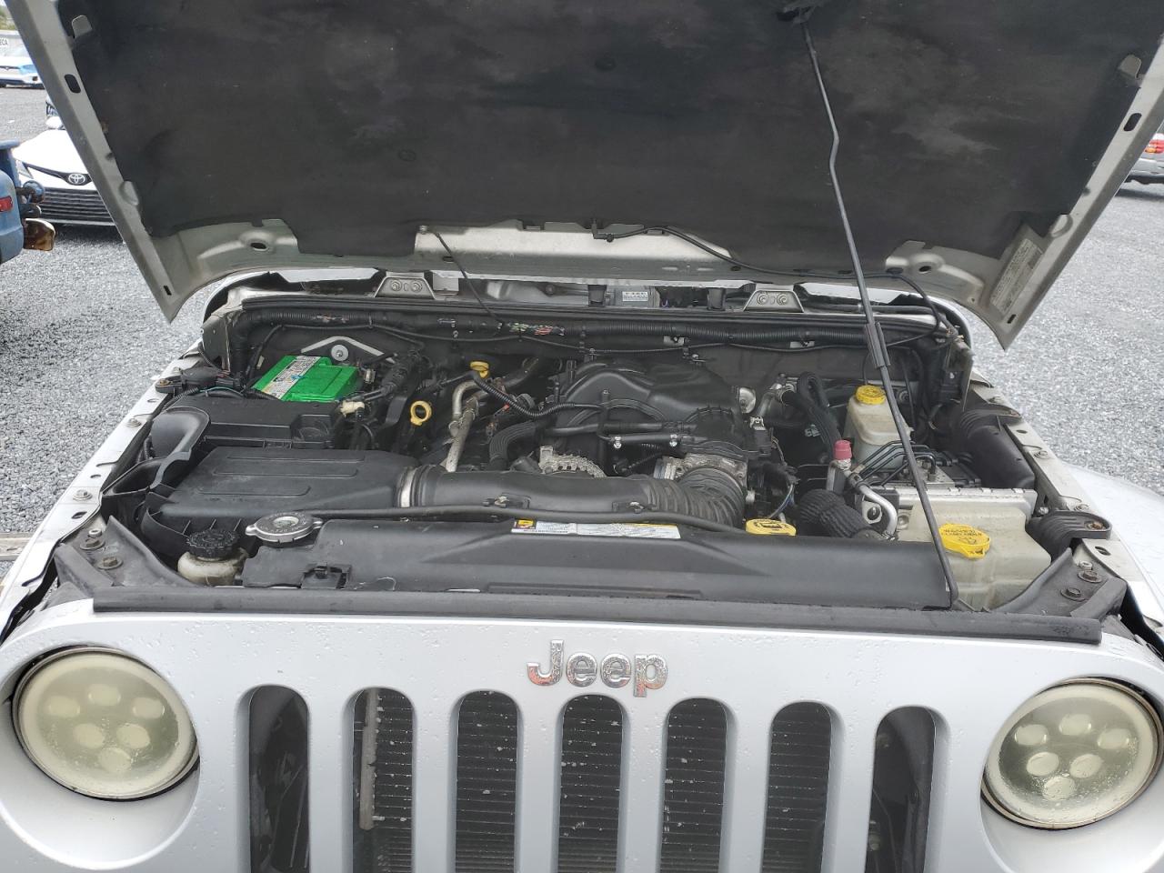 2012 Jeep Wrangler - Image 12