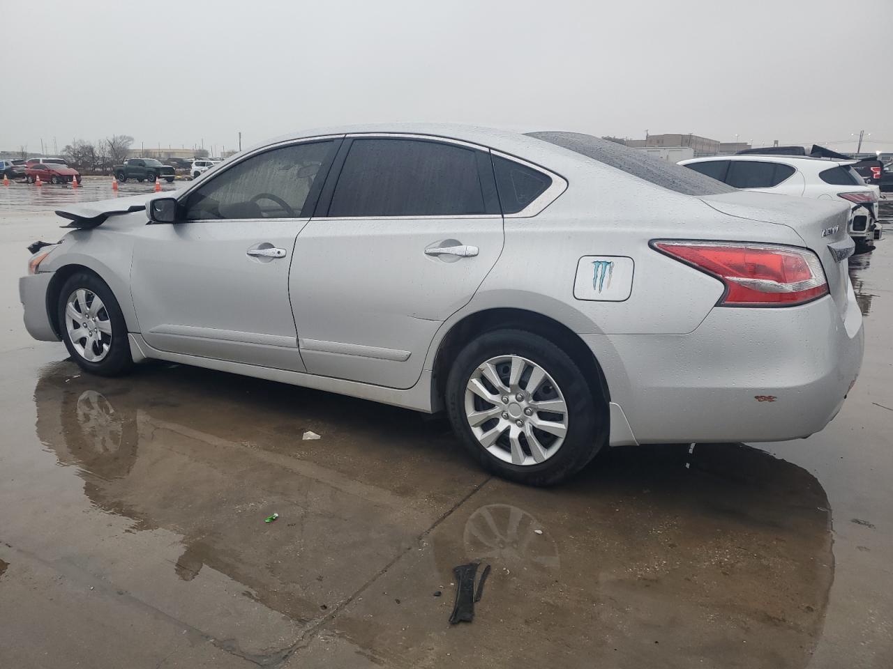 2015 Nissan Altima - Image 2