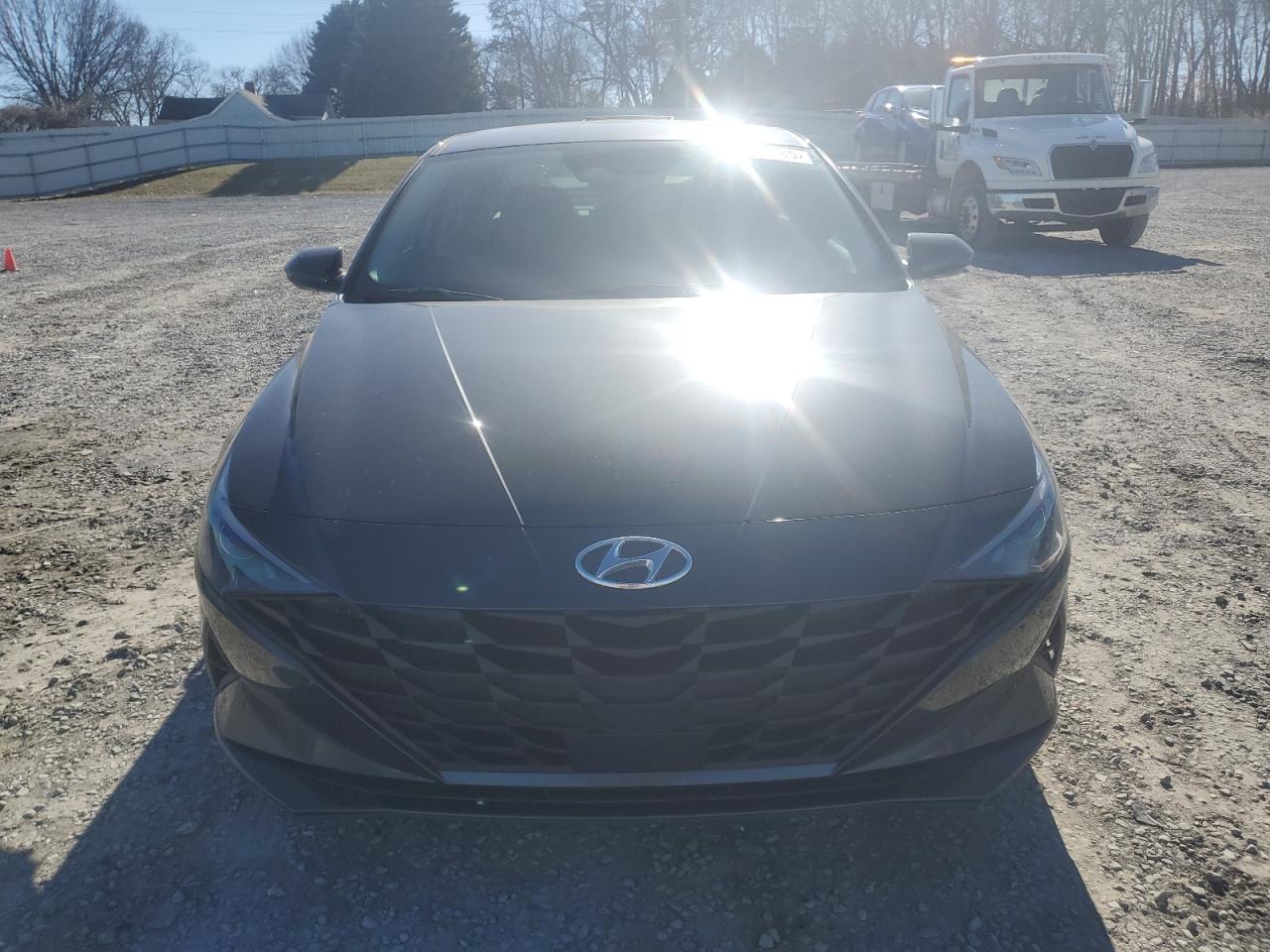2021 Hyundai Elantra - Image 5