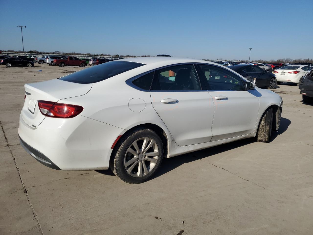 2016 Chrysler 200 - Image 3