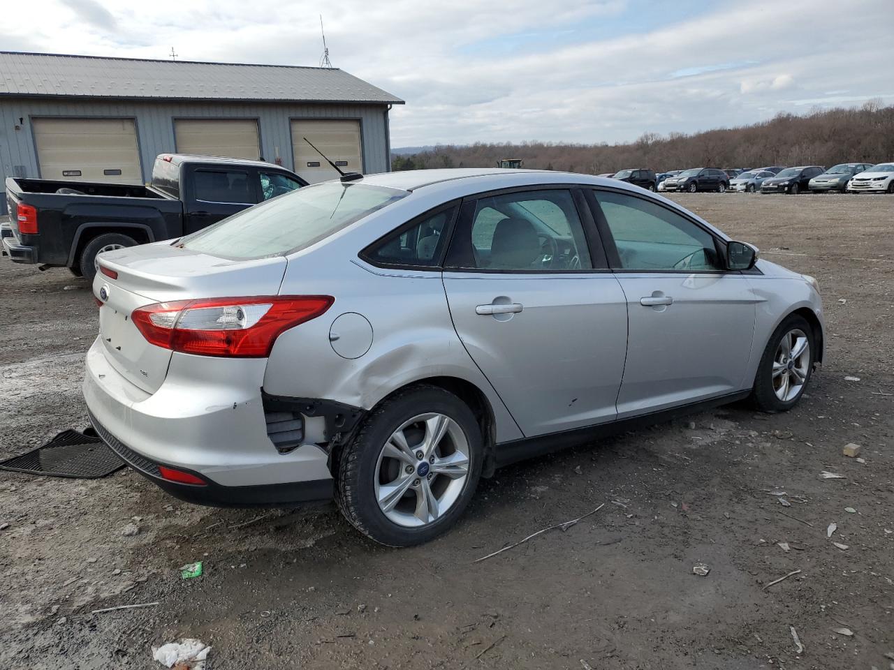 VIN 1FADP3F2XEL126028 2014 FORD FOCUS no.3