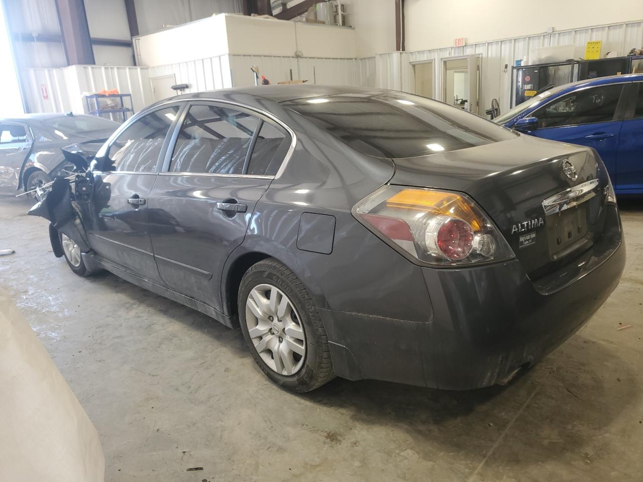 2010 Nissan Altima - Image 2