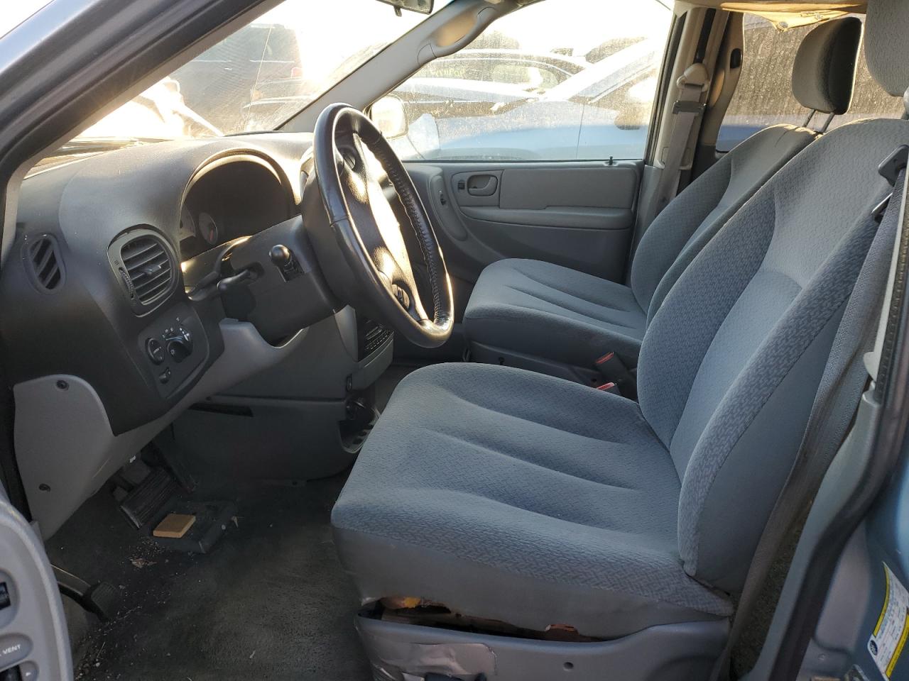 2006 Chrysler Town & Country - Image 7