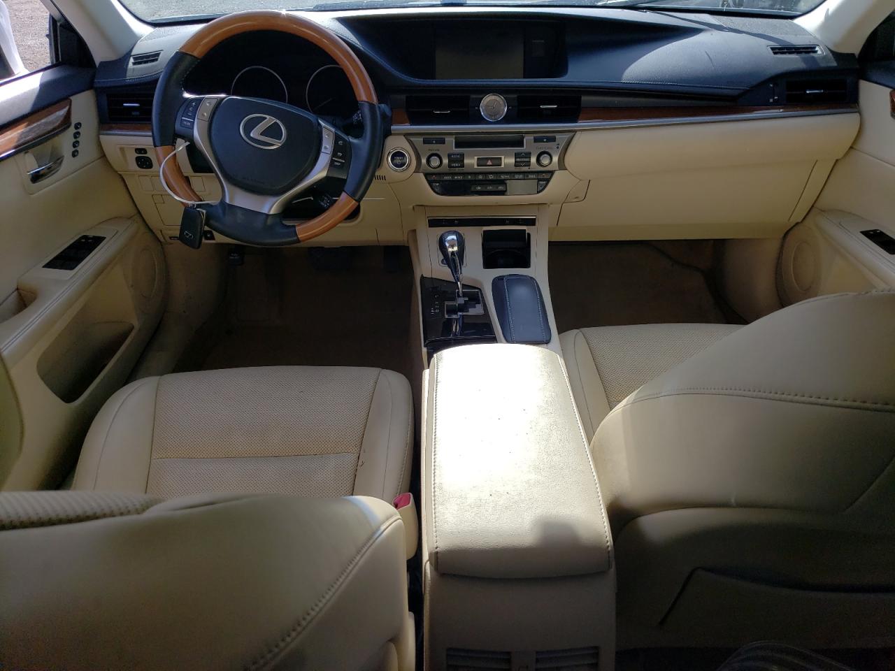 2014 Lexus ES - Image 8