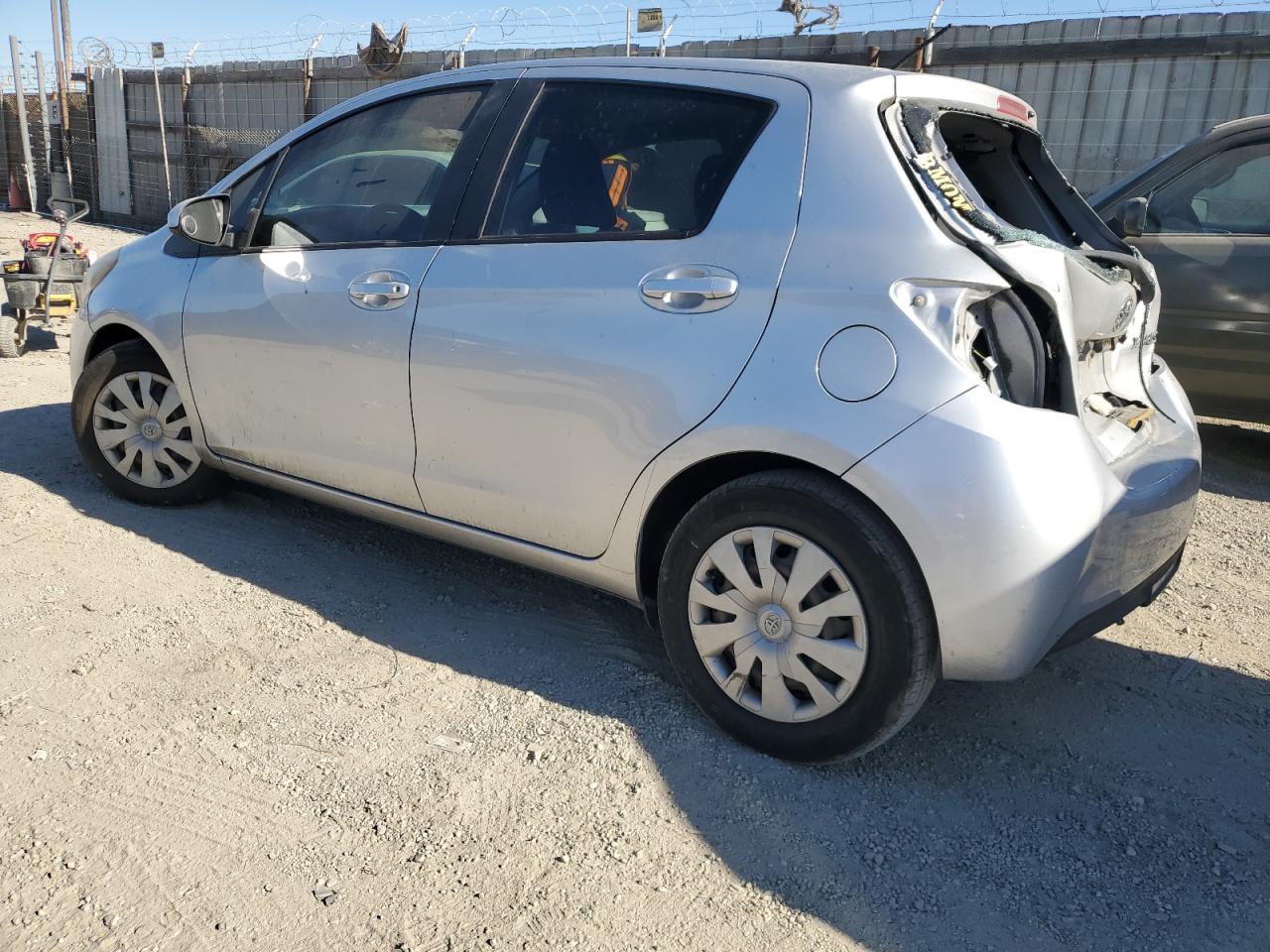 VIN VNKKTUD31GA067780 2016 TOYOTA YARIS no.2