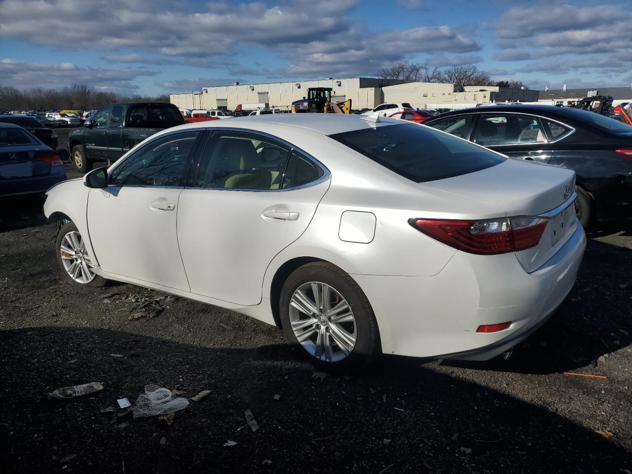 VIN JTHBK1GGXE2137338 2014 LEXUS ES350 no.2