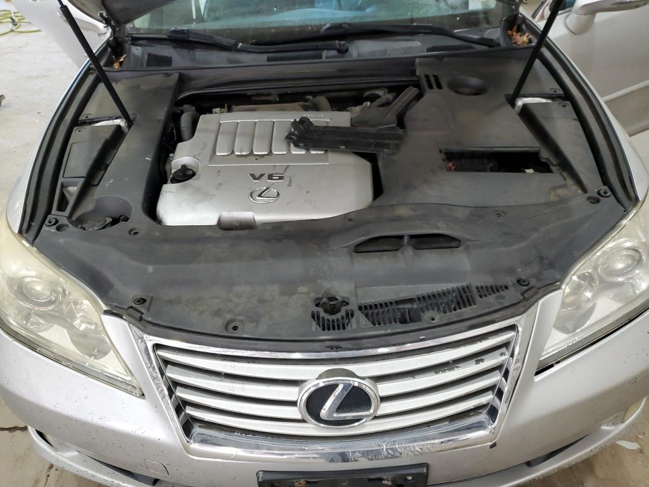 2010 Lexus ES - Image 11